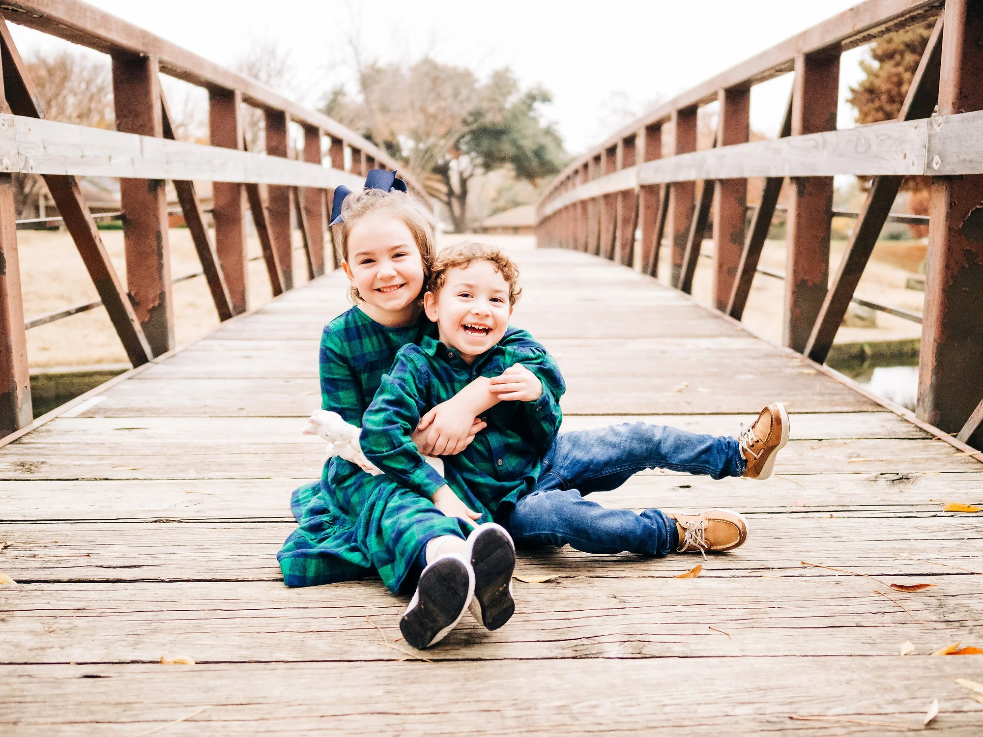 Portrait of siblings at White Rock Lake in Dallas
