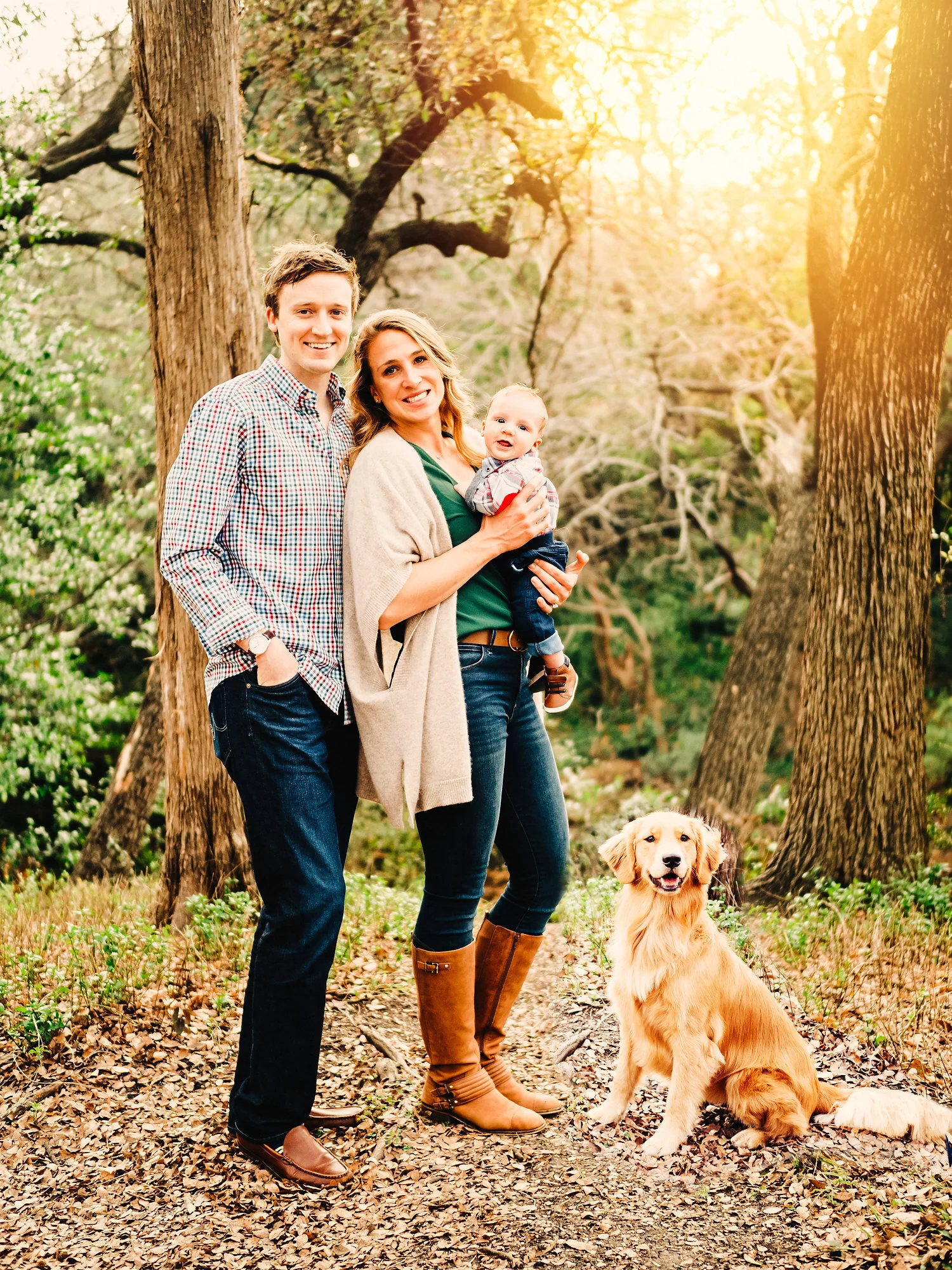 Family portrait taken at Lakeside Park in Dallas