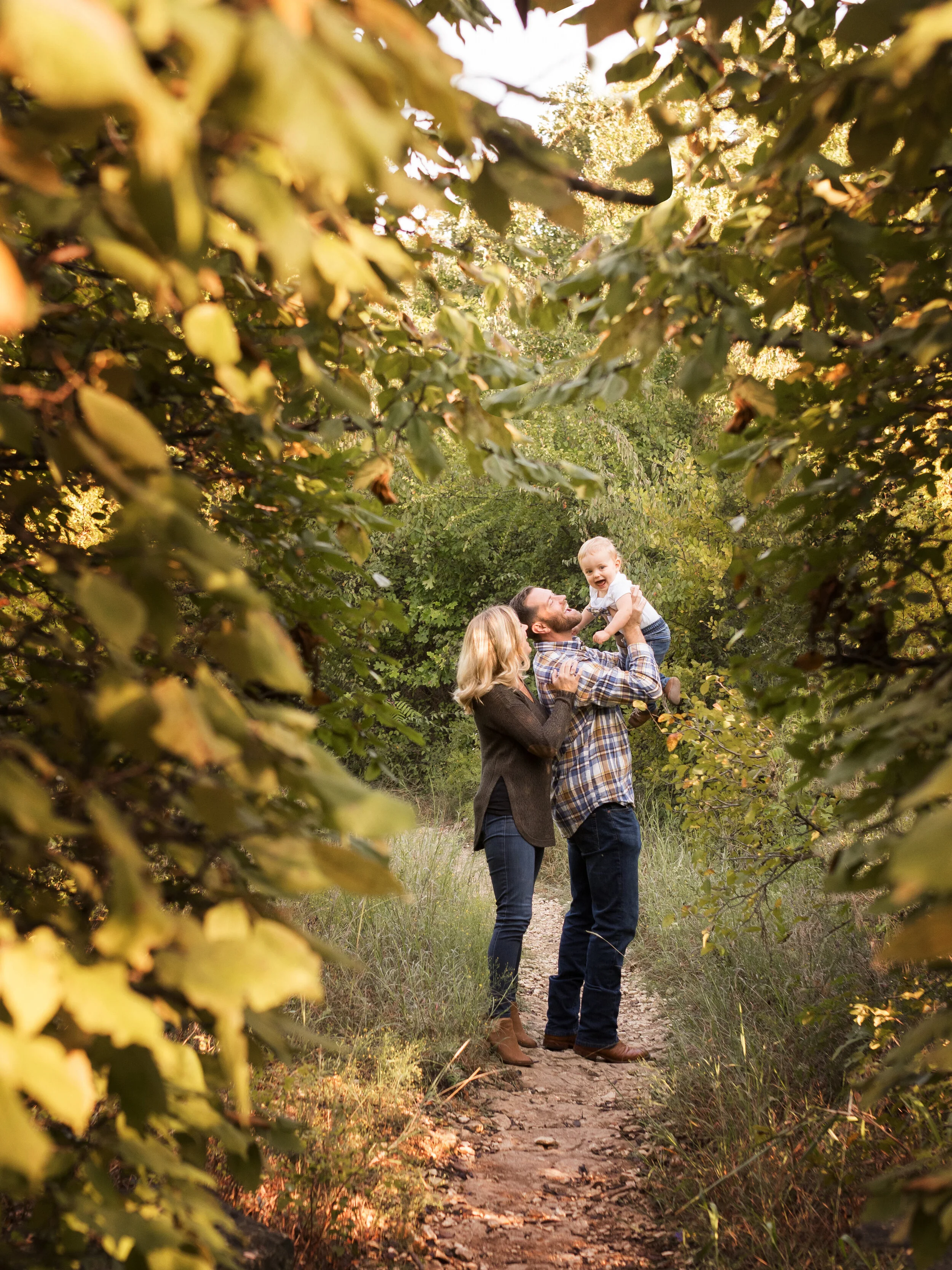 Portrait of a family at Arbor Hills Nature Preserve in Plano 3