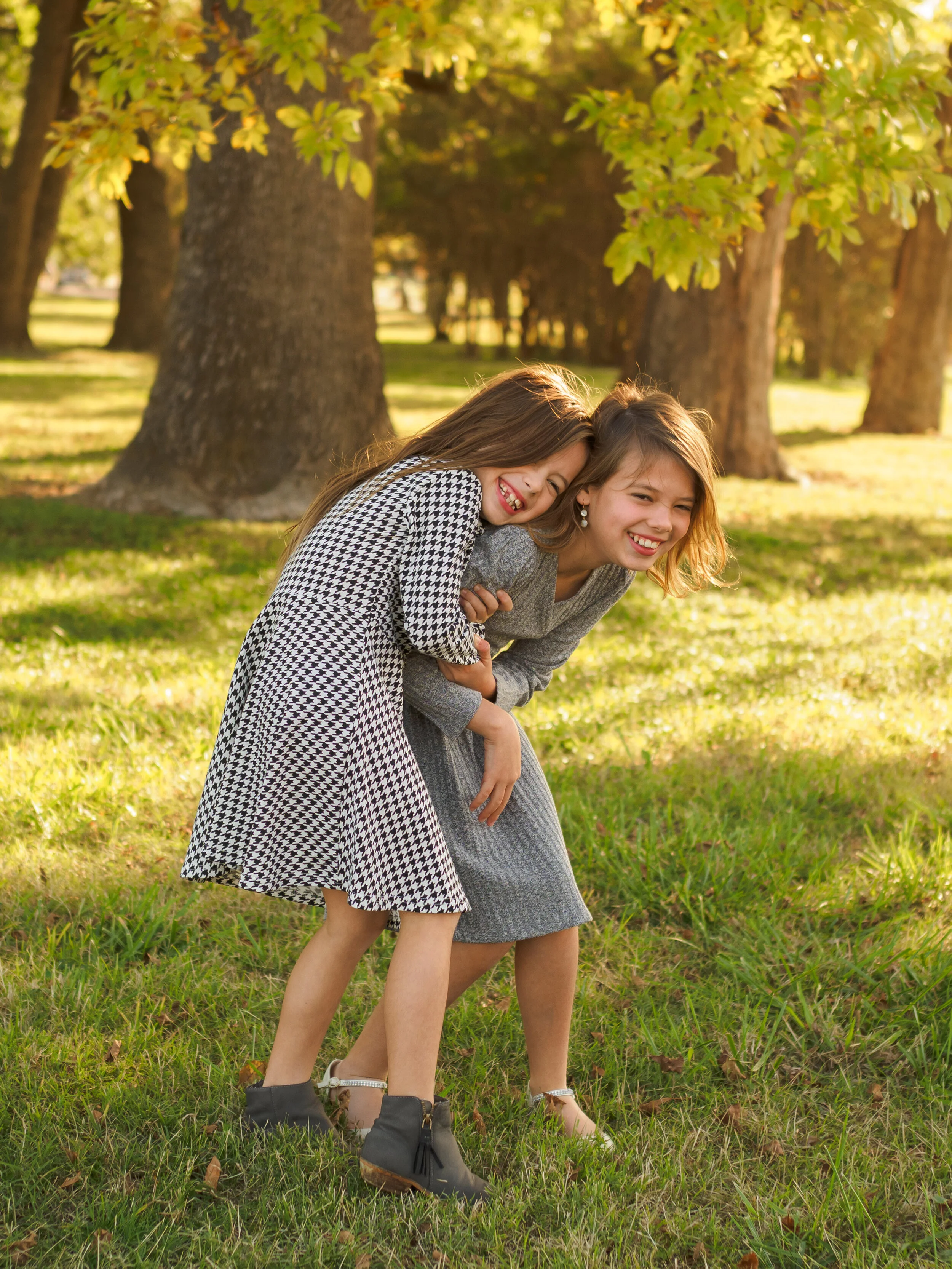 Portrait of sisters at White Rock Lake in Dallas