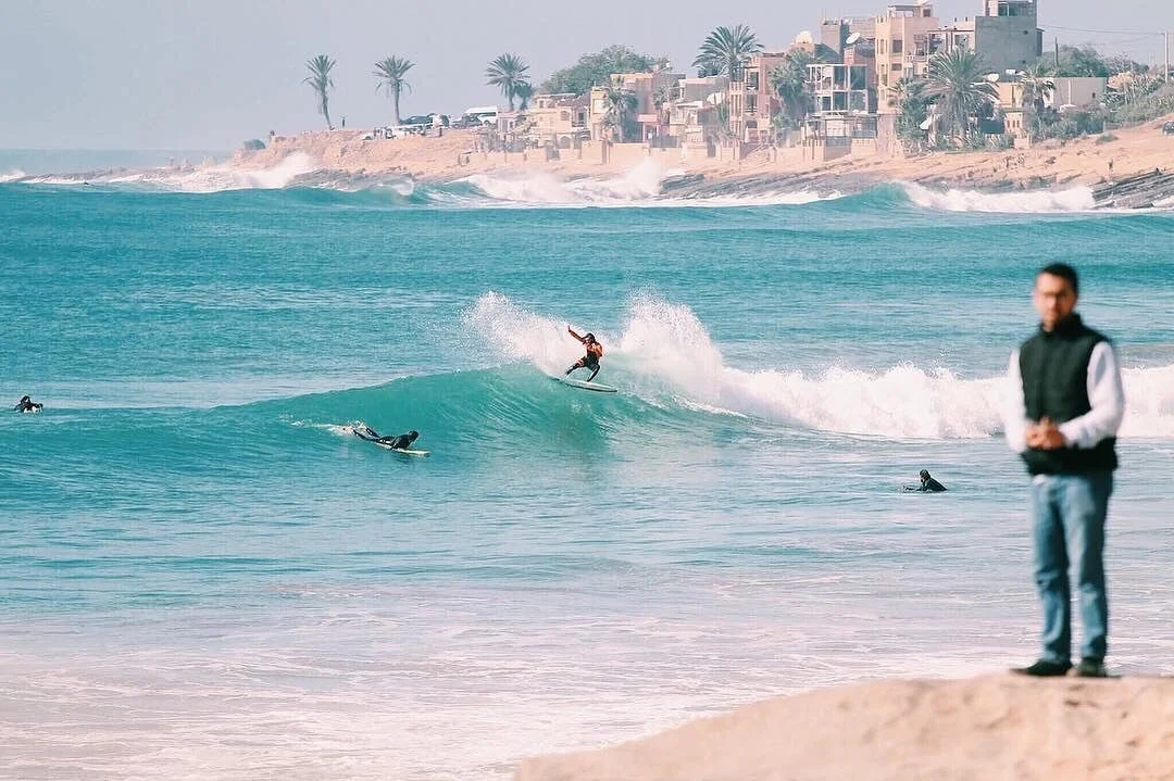 The best surfing months  are here ☀️ 💦💦
:
:
Check out our latest blog post to know more about when it&rsquo;s the right time to come to Morocco link in bio 😉
:

: by @eliassonlinuss 
:
:
:
:
:
.

:
.
#travel#travelholic#taghazout#morocco#surfing#s