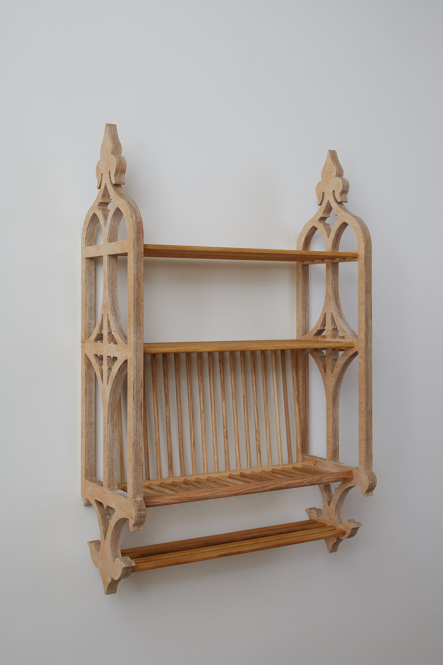 Traditional Wooden Plate Rack
