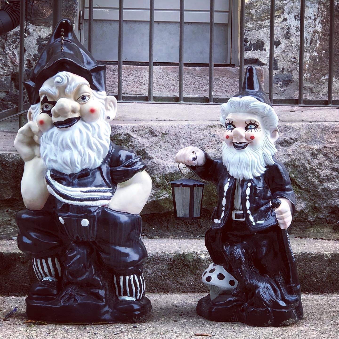 Go big or gnome home. 

📍Goth gnomenclature in Lapinlahti
&bull;
&bull;
&bull;
#exploreyoururbanbackyard #MyDayInHEL #myhelsinki
#finnishsummermagic #fl&acirc;neuringhelsinki  #emptynestmom #expatlifestyle #gratefulisthenewblack 
#thelittlethingstha