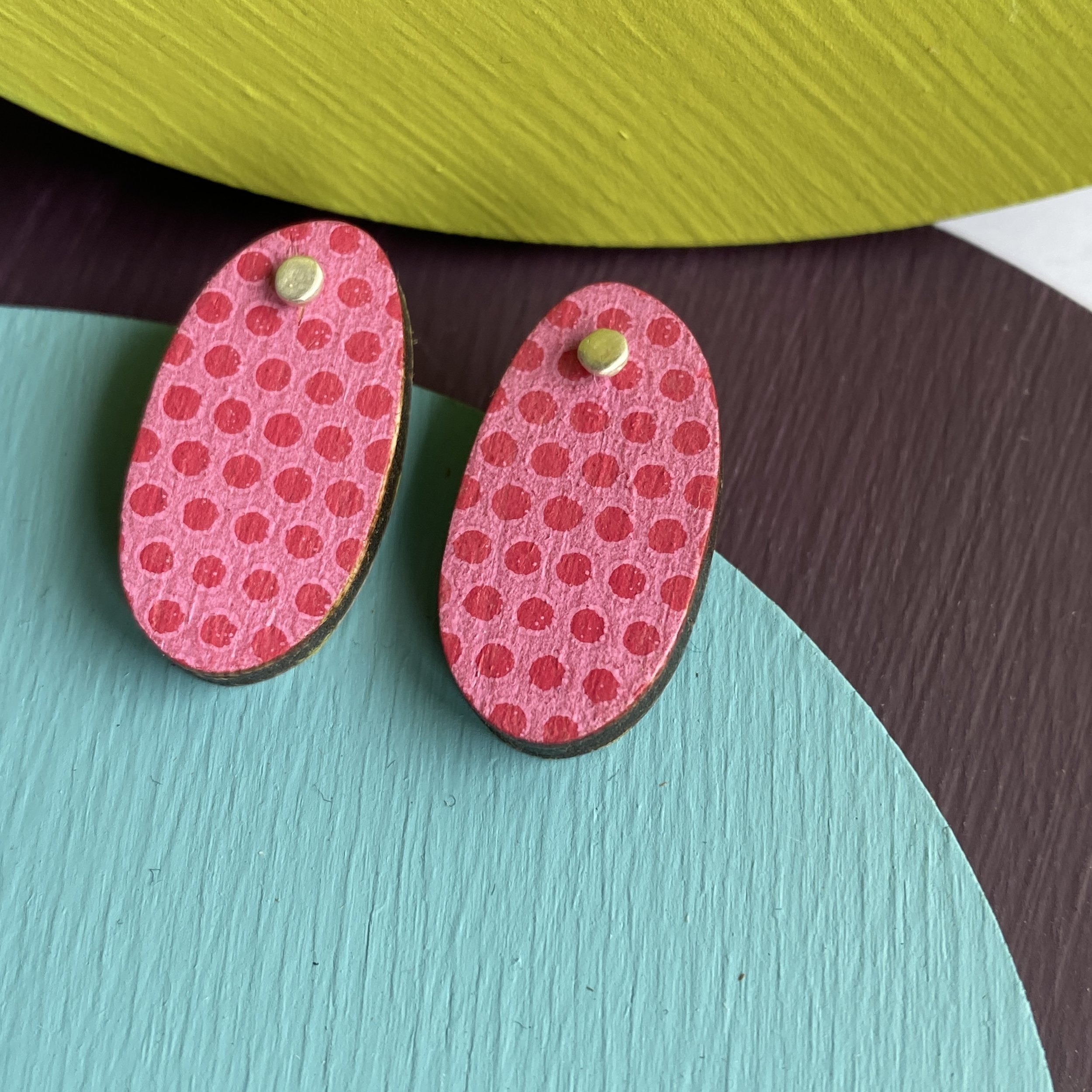 Elongated Wibbly Reversible Printed Studs Pink/Green patterns