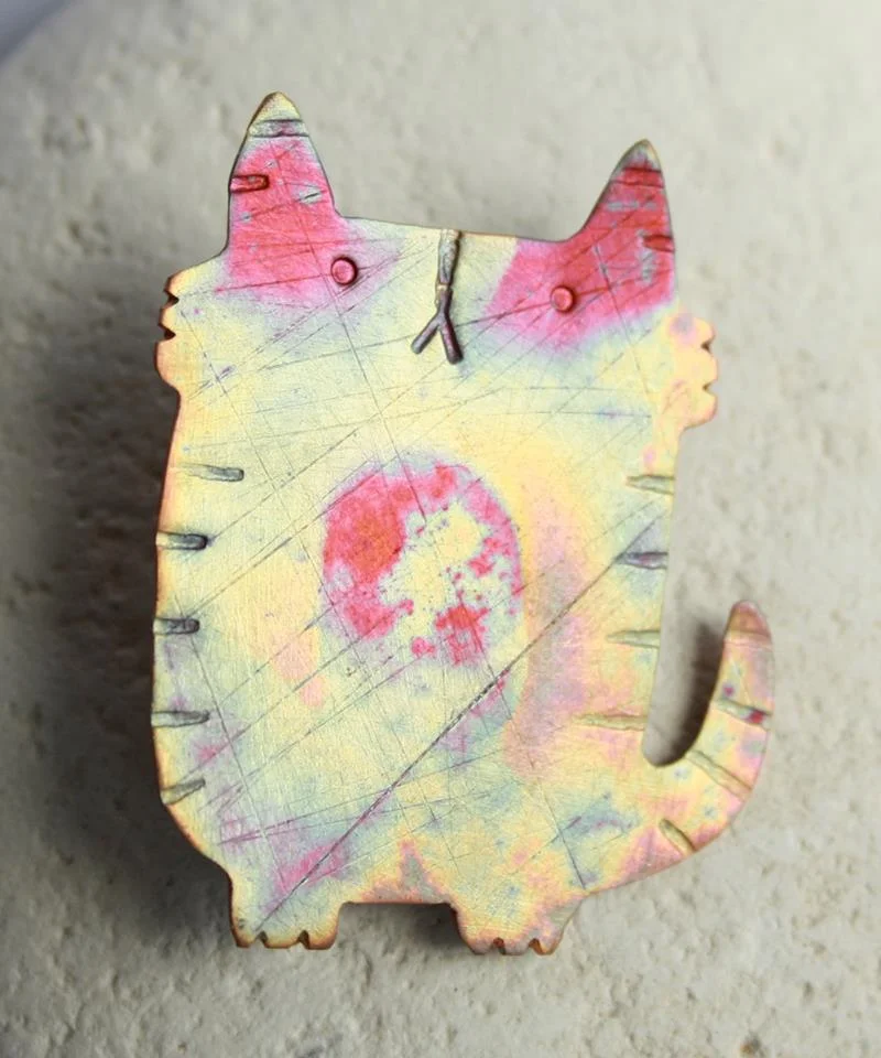 catbrooch.jpg