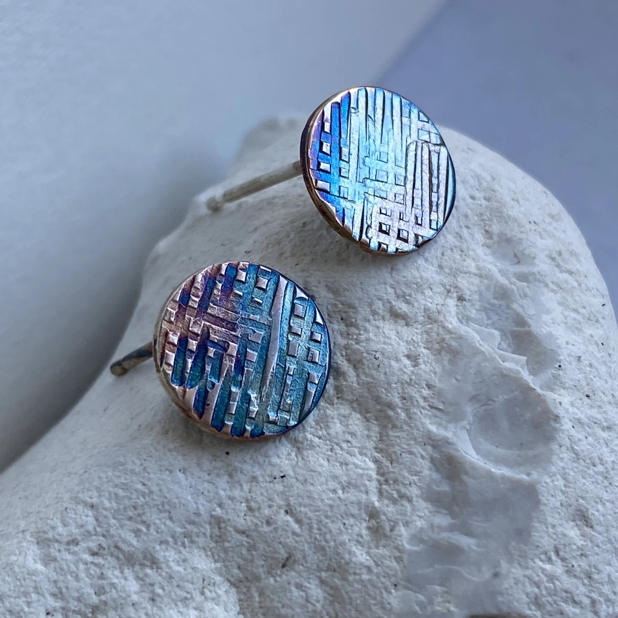 Medium Check Textured Oxidised Studs