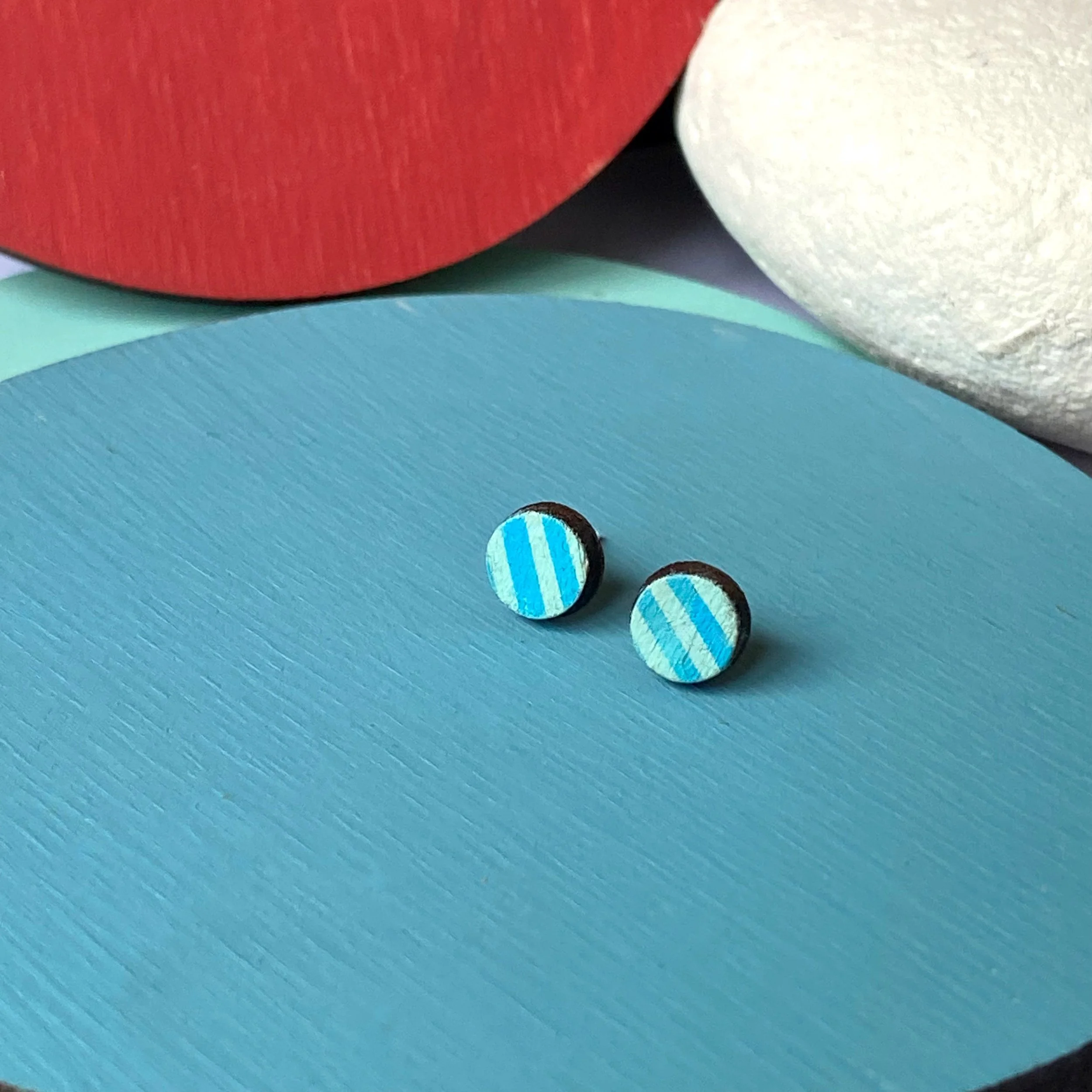Small Circle Wooden Studs-pale blue stripe