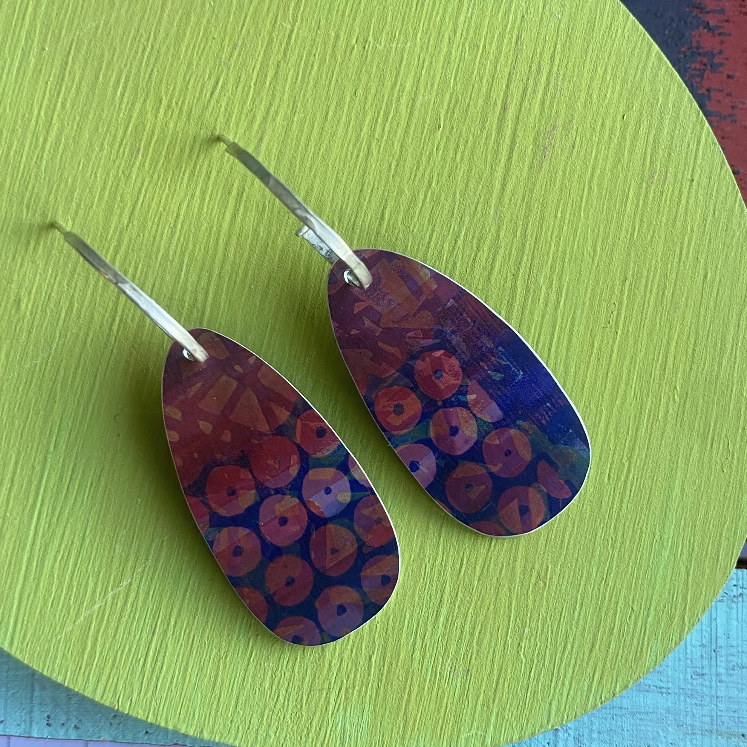 Reversible Oval Drop Hoop Earrings-Green/Pink/Red
