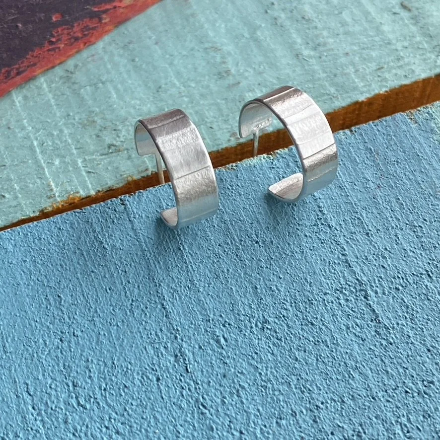 Imprinted wide hoop stud earrings