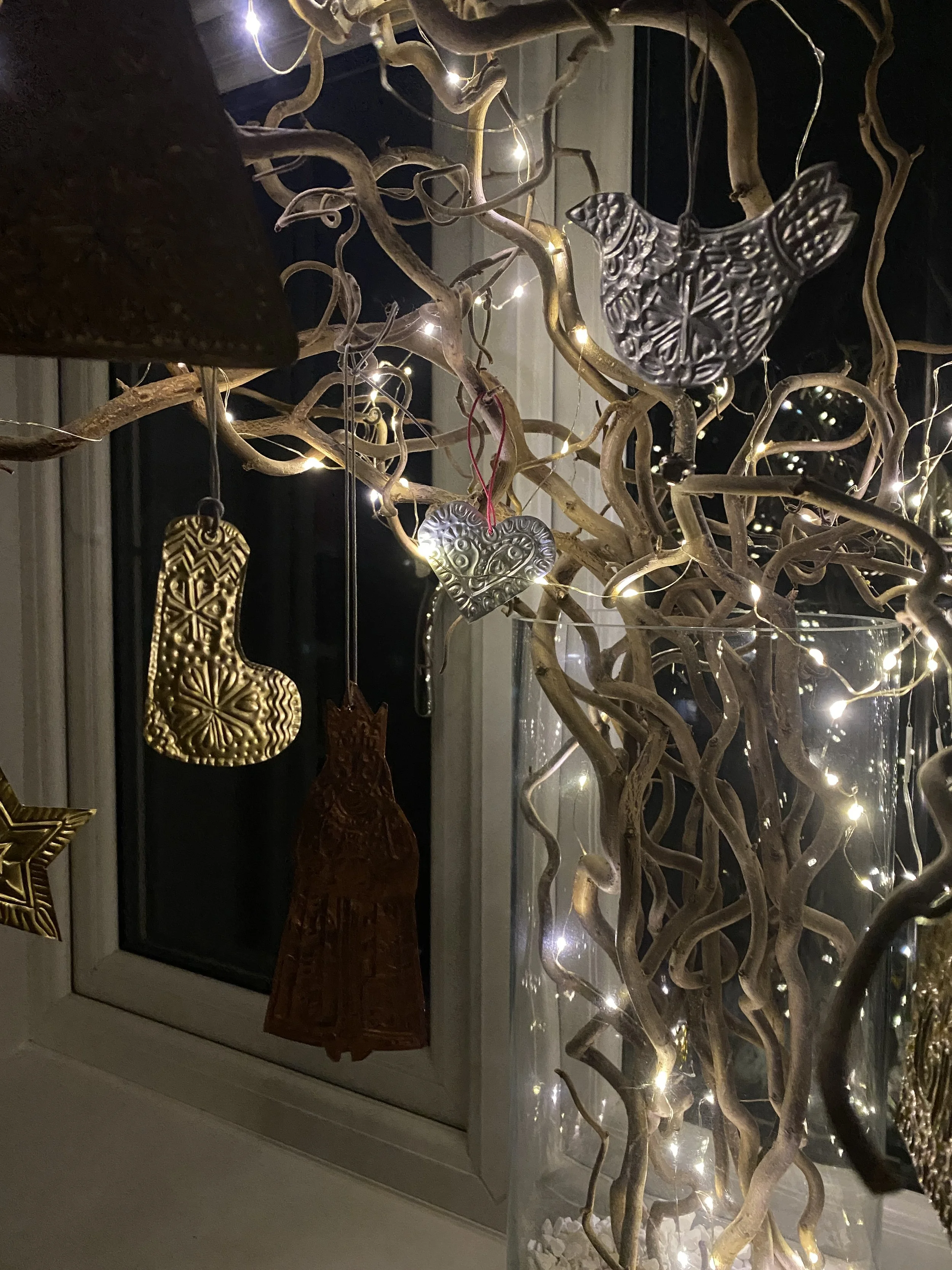 Embossed Christmas decorations workshop