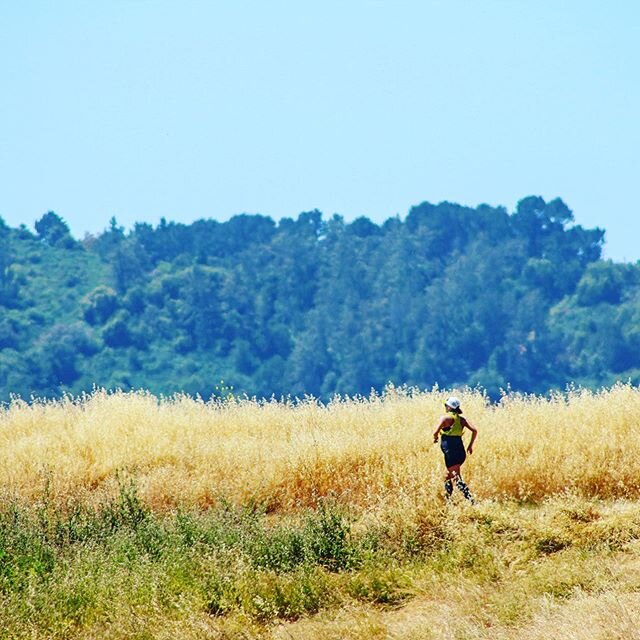 My kind of #longdistancerelationship ! I&rsquo;m excited to come back here next weekend to run my solo half marathon for the @salomon WMN virtual half. It&rsquo;s not lake Sonoma but it&rsquo;s close to home and has really similar terrain. Join me ne