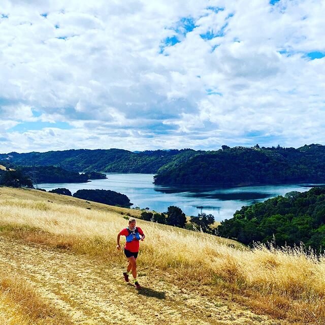 Sometimes having a singular focus for a few hours offers a much needed mental break. It&rsquo;s been a tough week but circumnavigating Briones Reservoir for the #SalomonWMN virtual half gave me somewhere to channel my energy. .
.
13.2 miles at 32 wee