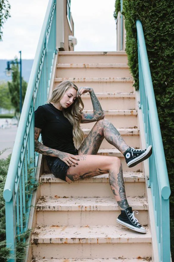 UNISEX GLITCH HANNYA T-SHIRT |BLACK|