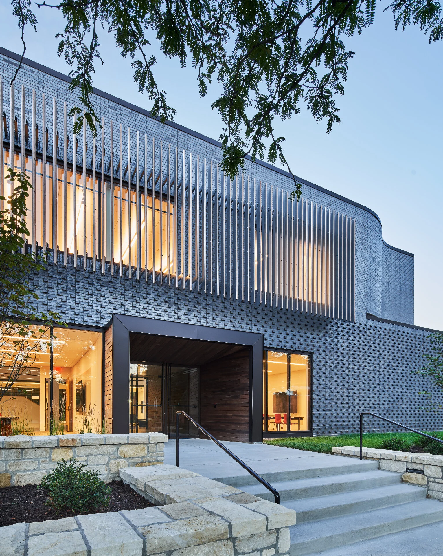 Boldness that bends: Kansas City Art Institute's Paul and Linda DeBruce Hall