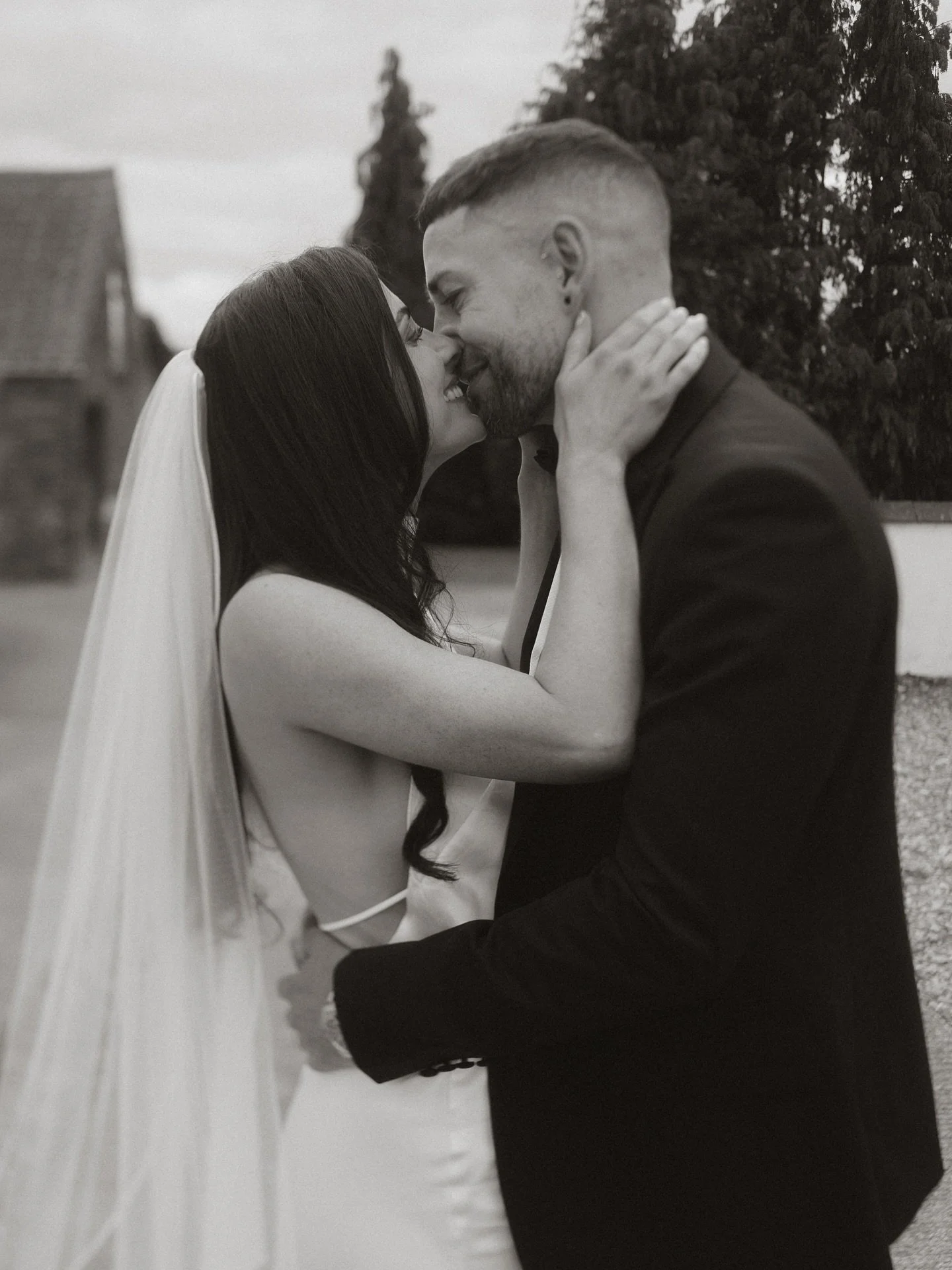 york, england
- a simple, intimate and honest day
- all the right reasons, all the good feelings 
i love this job 
#intimatewedding #intimateweddingphotographer #simpleweddings #familywedding #yorkwedding #summerwedding #weddingphotographer #goodvi