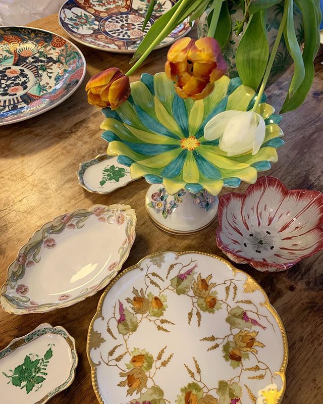 Some pretty new vintage china pieces for the store, perfect for Easter. 💐 .
.
.
#vischerferrygeneralstore #vischerferry #generalstore #vintage #vintagechina #vintageporcelain #springtable #eastertable