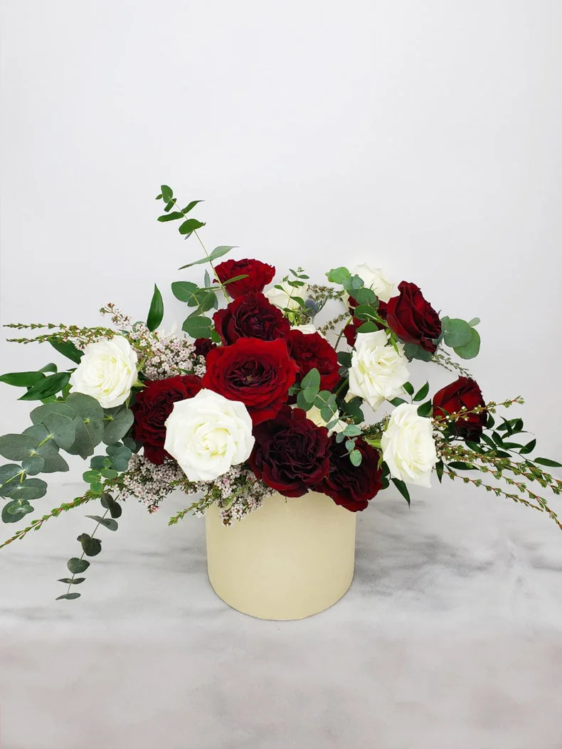 Flower-Arrangement-Love-in-Red-790.jpg