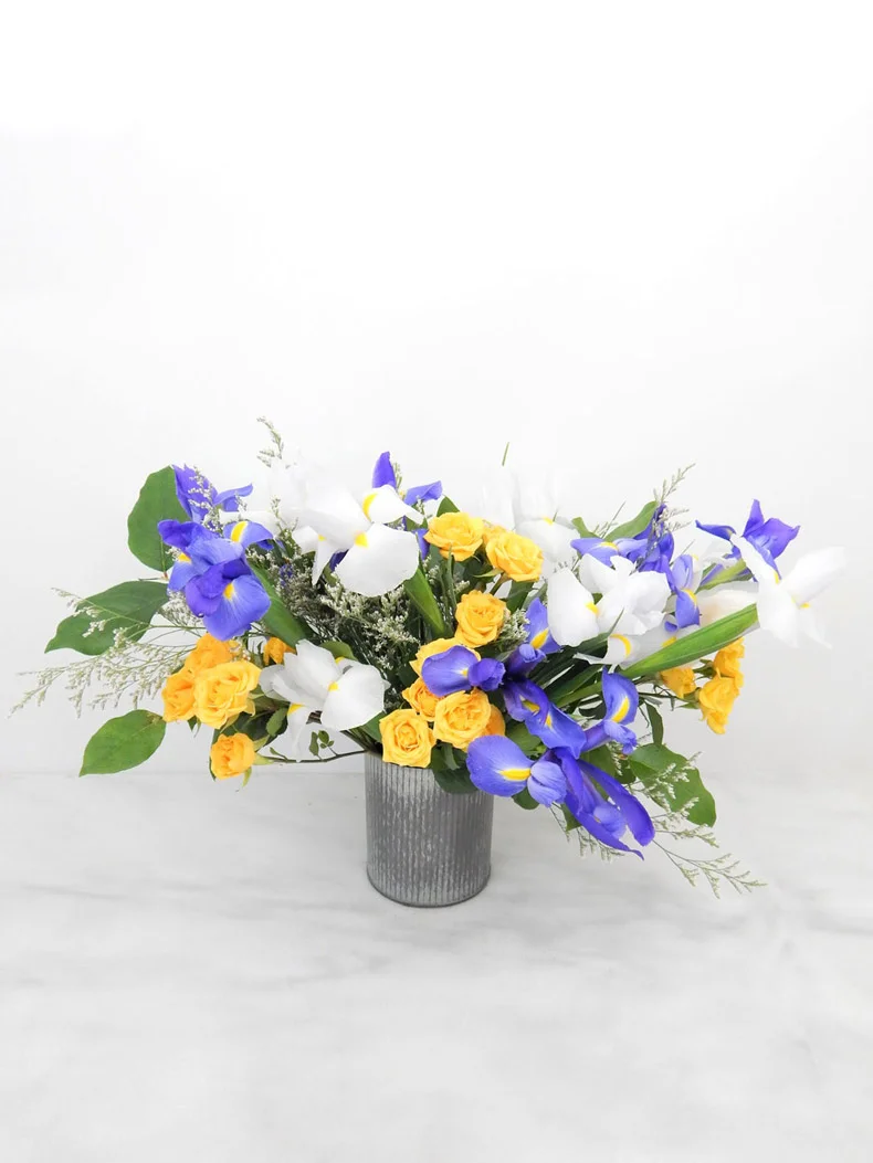 Flower-Arrangement-Iris-Blooms-790.jpg