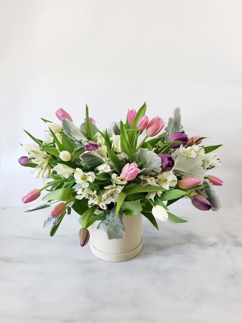 Flower-Arrangement-Tulip-Hat-Box-790.jpg