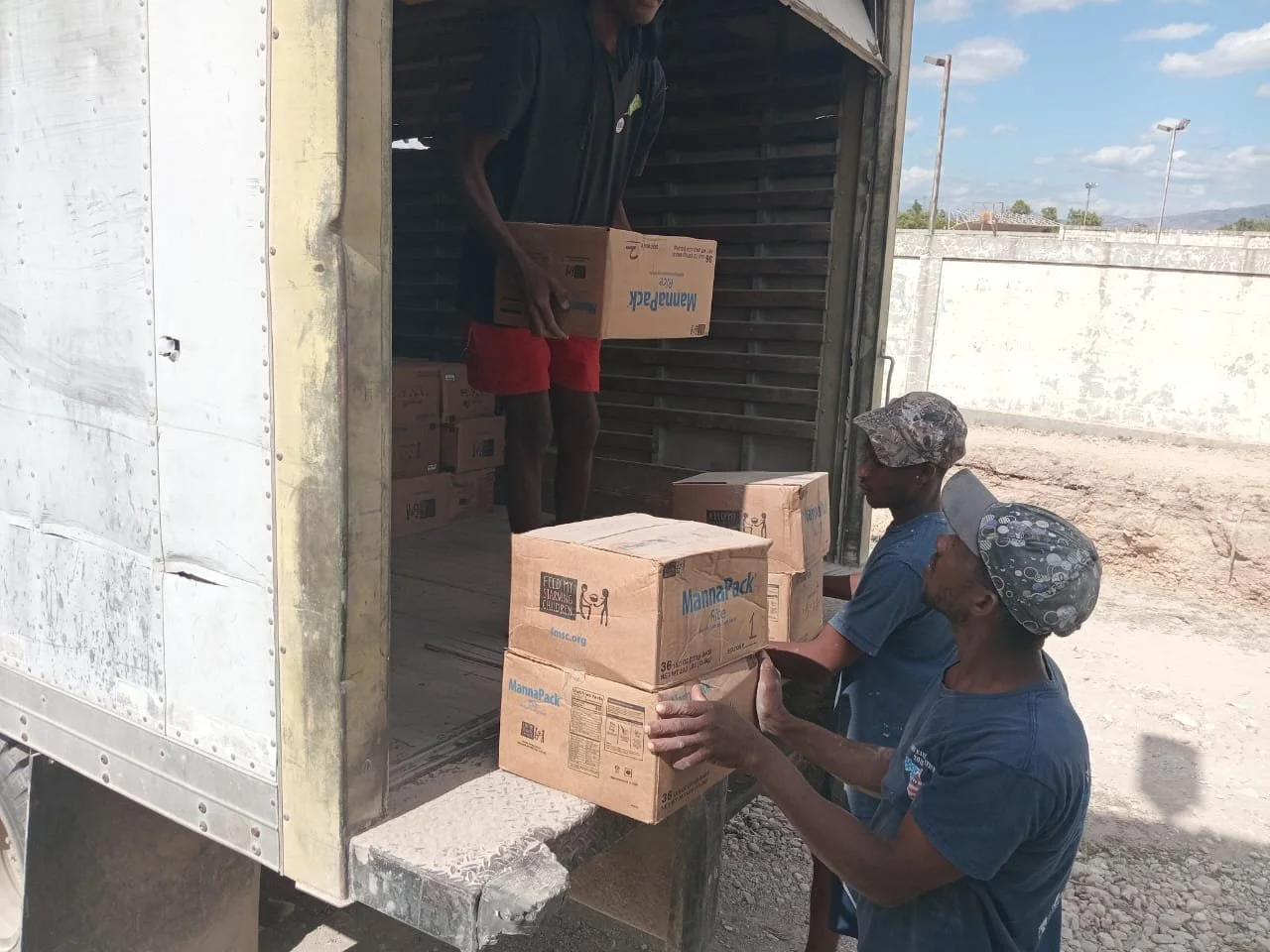 Unloading food Truck.jpeg