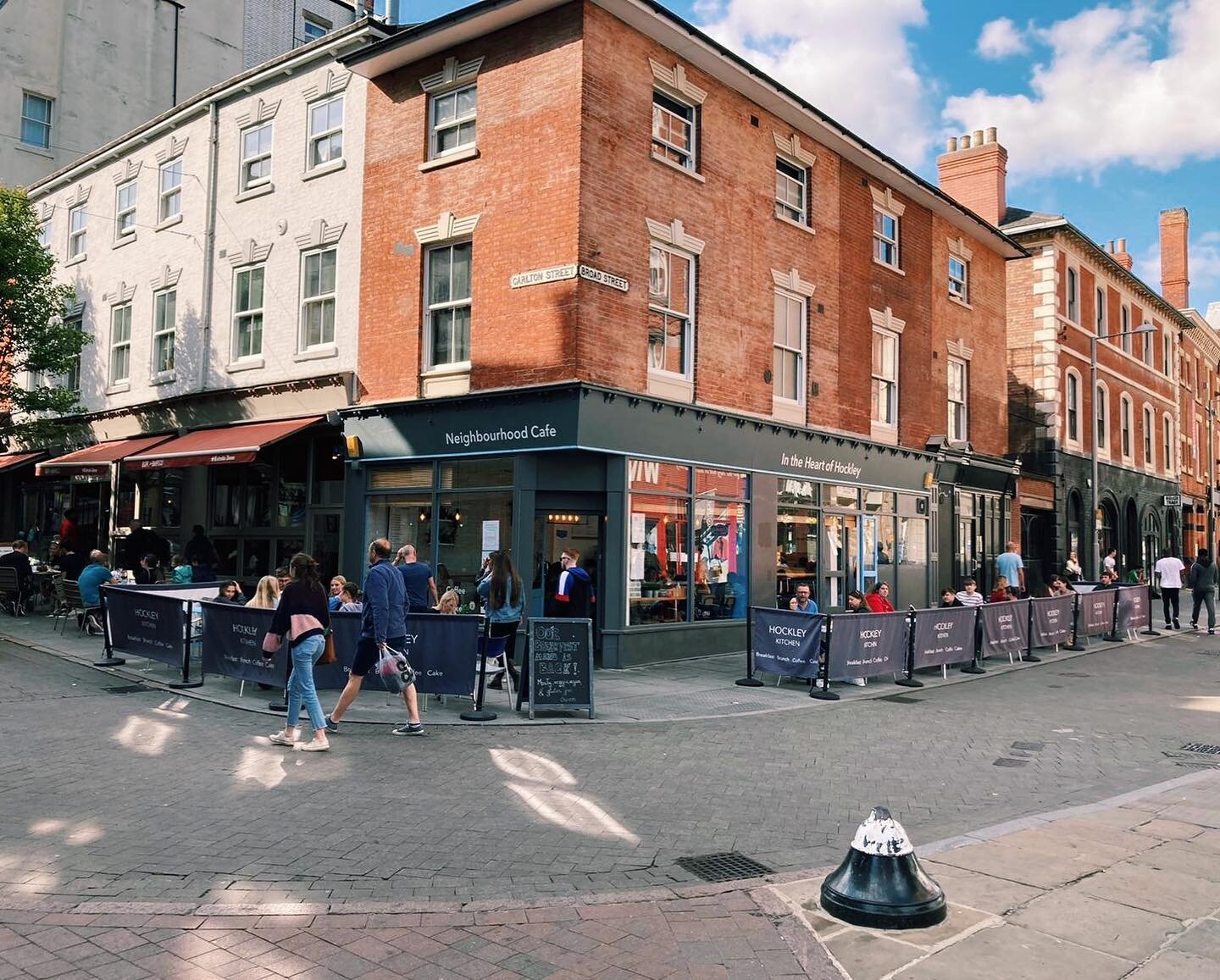 Hockley in a sunny afternoon, what a wonderful place to be ☀️ 
.
.
.
.
.
.
.
.
.
.
.
.
.
#nottingham #notts #lovenotts #indienotts #visitnottingham #cafe #hockley #cafes #breakfast #brunch #lunch #cake #coffee #cakeandcoffee #shoplocal #indepedent #v