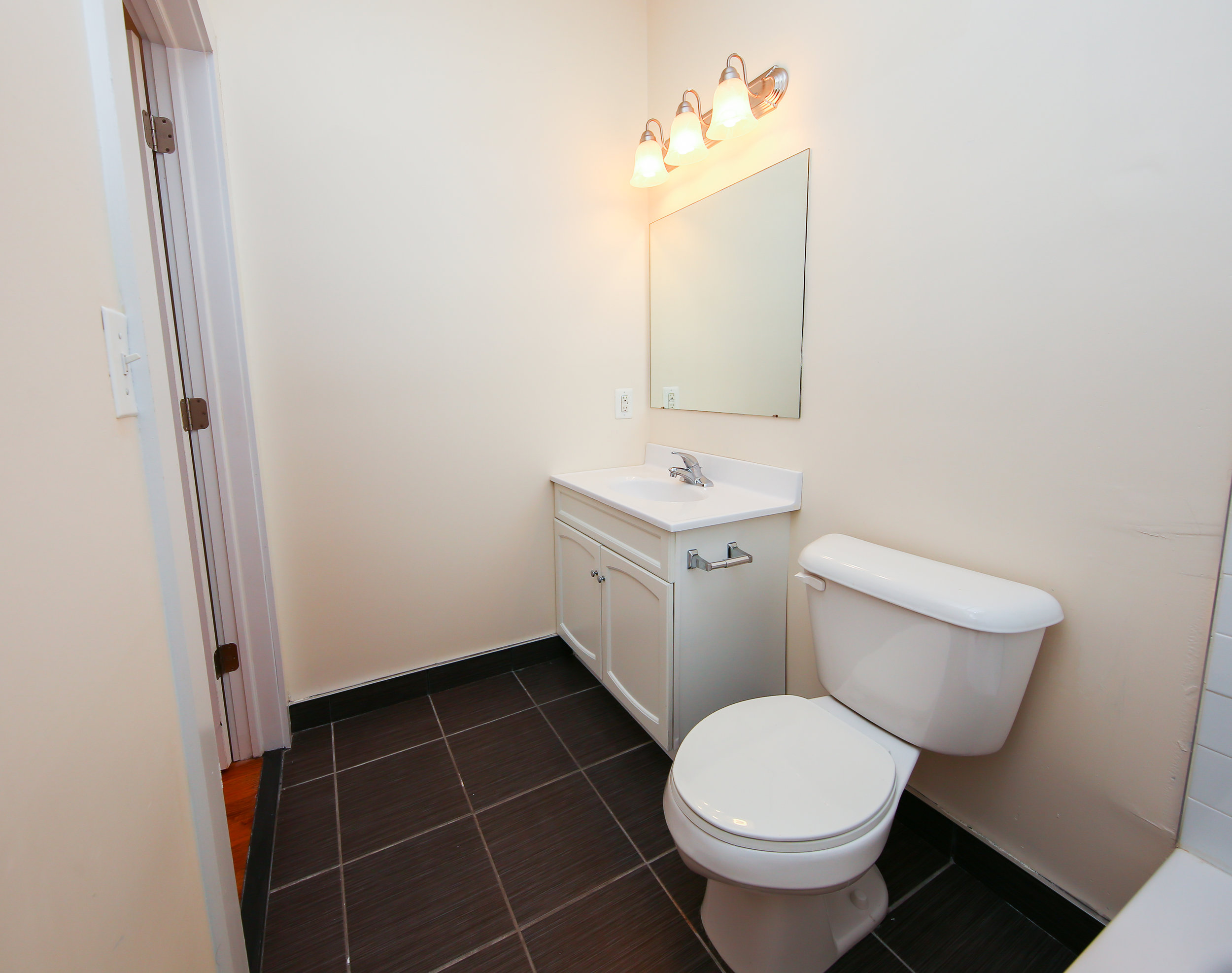 Three Bedroom Apartment Near Temple University The Greenery