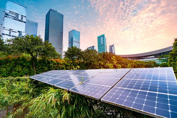 SOLAR-istockphoto-1062869154-612x612.jpg