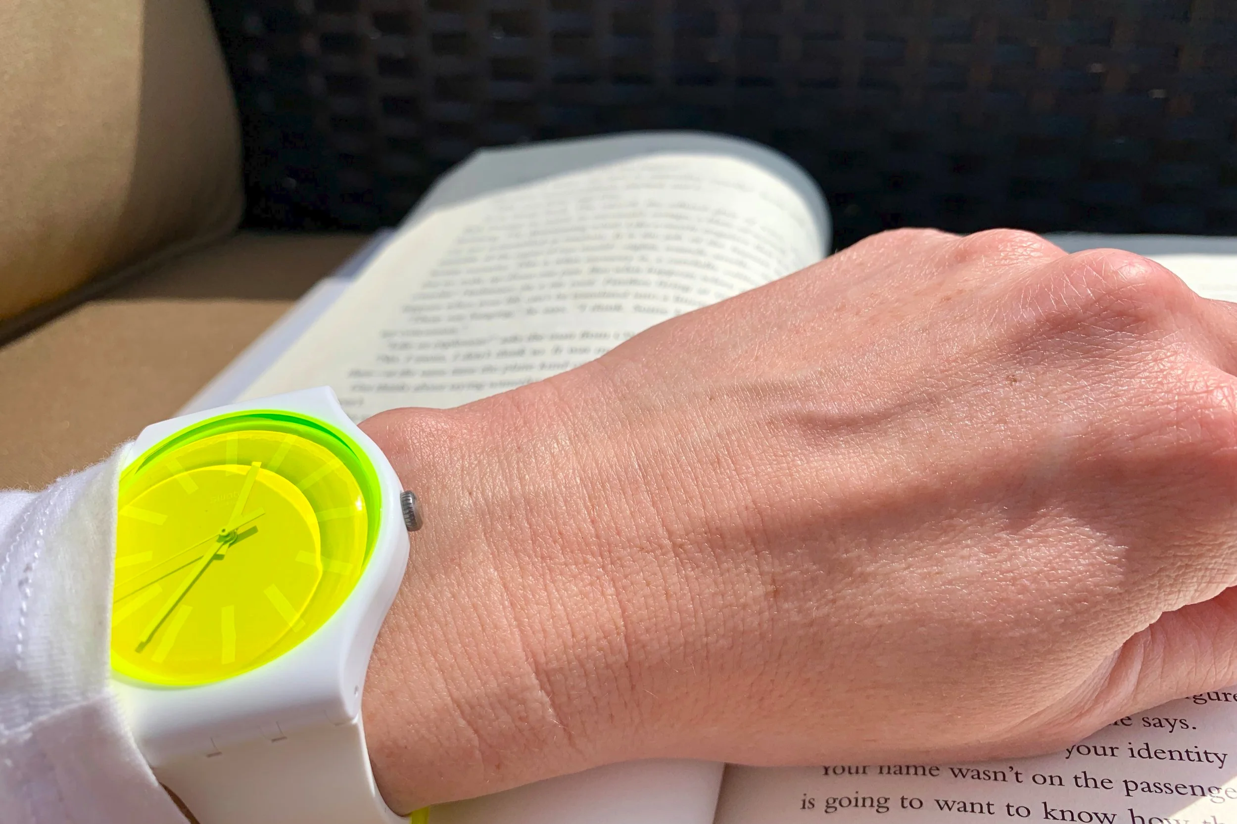 When you look and discover you still have almost half an hour of lunchtime left and can keep reading. Lausanne, Switzerland. May 24, 2019.