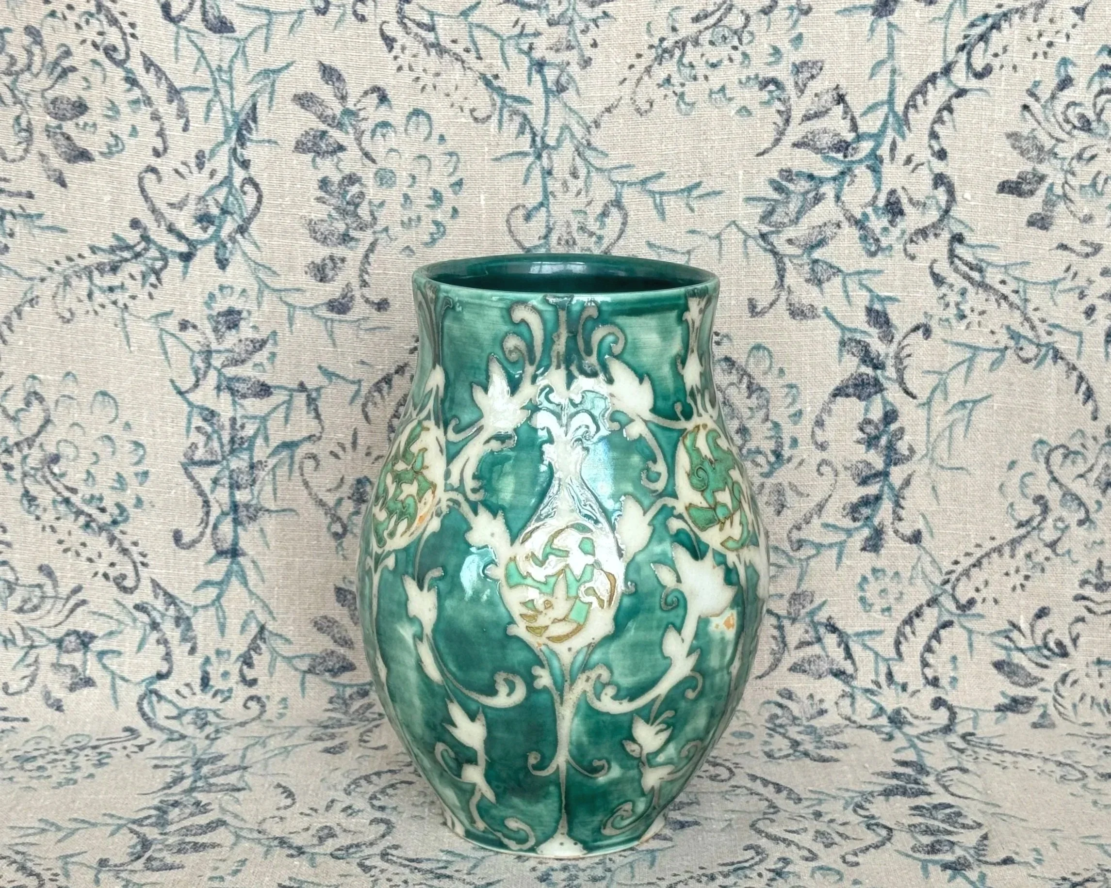 Painted%2BPorcelain%2BVase%2Bgreen%2B%2B%2B%2BIMG_2503.jpg