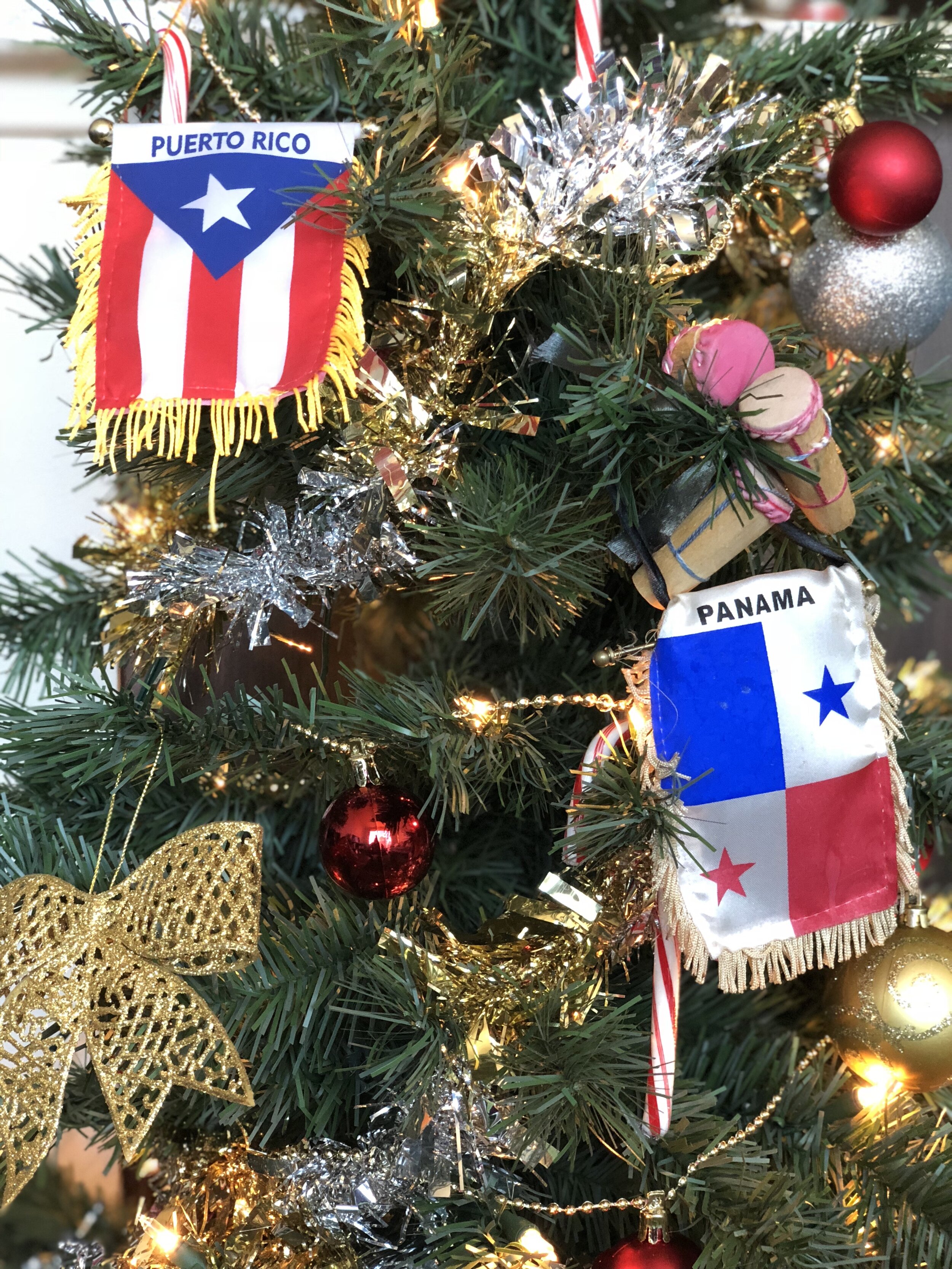 Friendsmas: How to enjoy Christmas away from home! By: Dez A La mocha