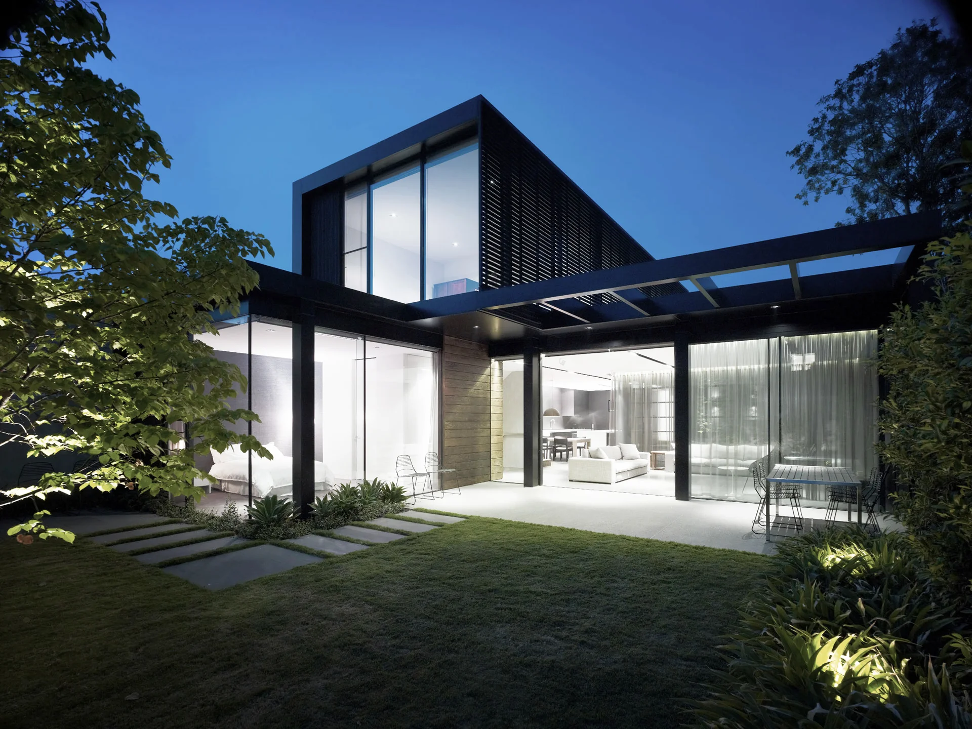 East-Melbourne-Res-Rear-3.jpg