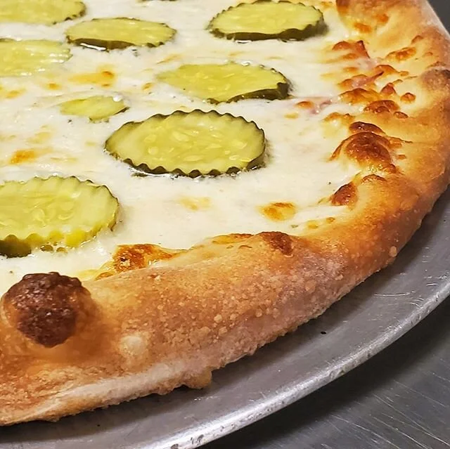 Pickle pizza. It&rsquo;s a thing. 🥒🍕
Straight off of the secret menu, try our white pizza with ham, Ranch dressing, mozzarella cheese and pickles... for an unexpected twist!!#hogislandsteaks #hogisland #hogislandpizza&nbsp;&nbsp;#phoenixville #phoe
