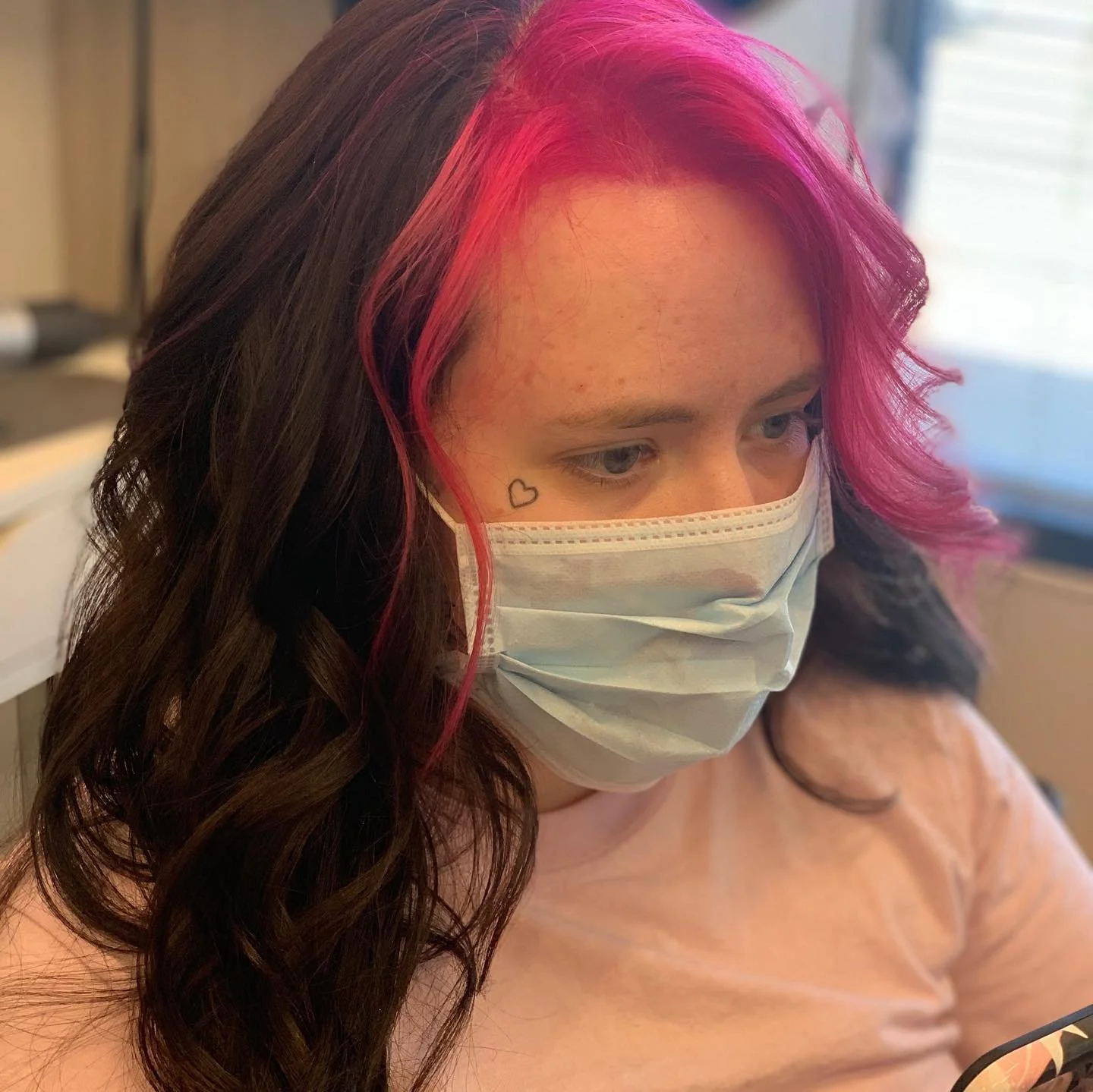 New year new hair🥰 everybody is feeling like they need a fresh start for 2021. Swipe to see before #alphaparfcolor #pulpriot #pinkmoneypiece #weftextensions #denverstylist #dreamhair #fashioncolor #handtiedextensions #extensions #coloradohairstylist
