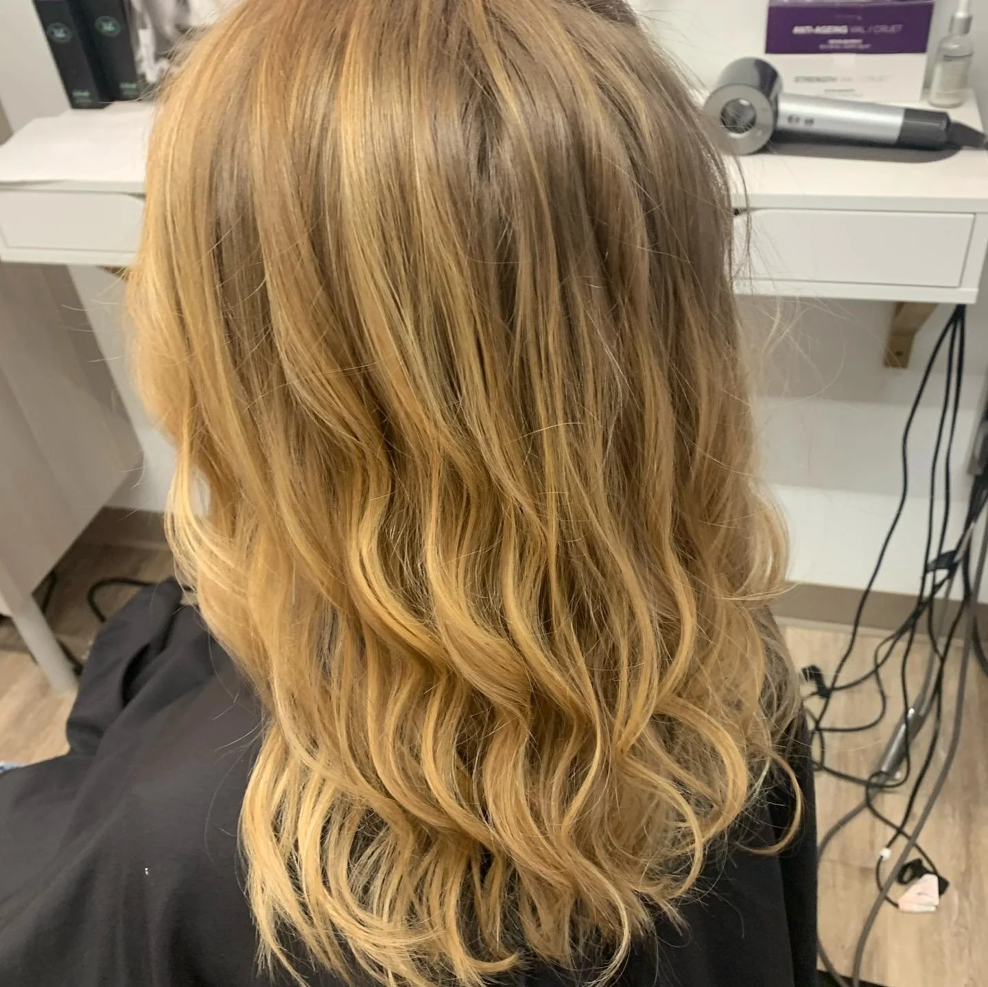 First time color for this beautiful babe🥰 natural balayage and baby lights on this natural strawberry blonde #naturalredhead #balayage #babylights #strawberryblonde #firstcolor