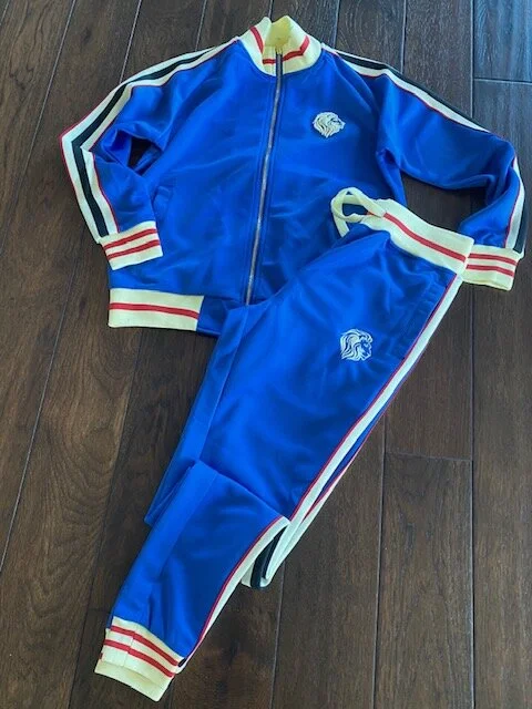Womens love blue.jpg