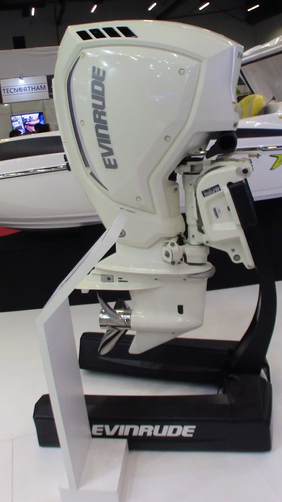 Único 115 hp de 3 cilindros