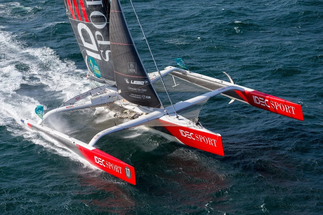 O trimarã IDEC Sport, recordista em 2017 com Francis Joyon. Foto: JM Liot-ALEA-IDEC Sport