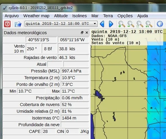 Os dados completos aparecem numa pequena janela. Basta colocar o mouse sobre qualquer ponto da previsão para obter todas as informações. No caso vemos, por exemplo, que onde coloquei o mouse os ventos são de 38,8 nós com rajadas de até 46,3 nós