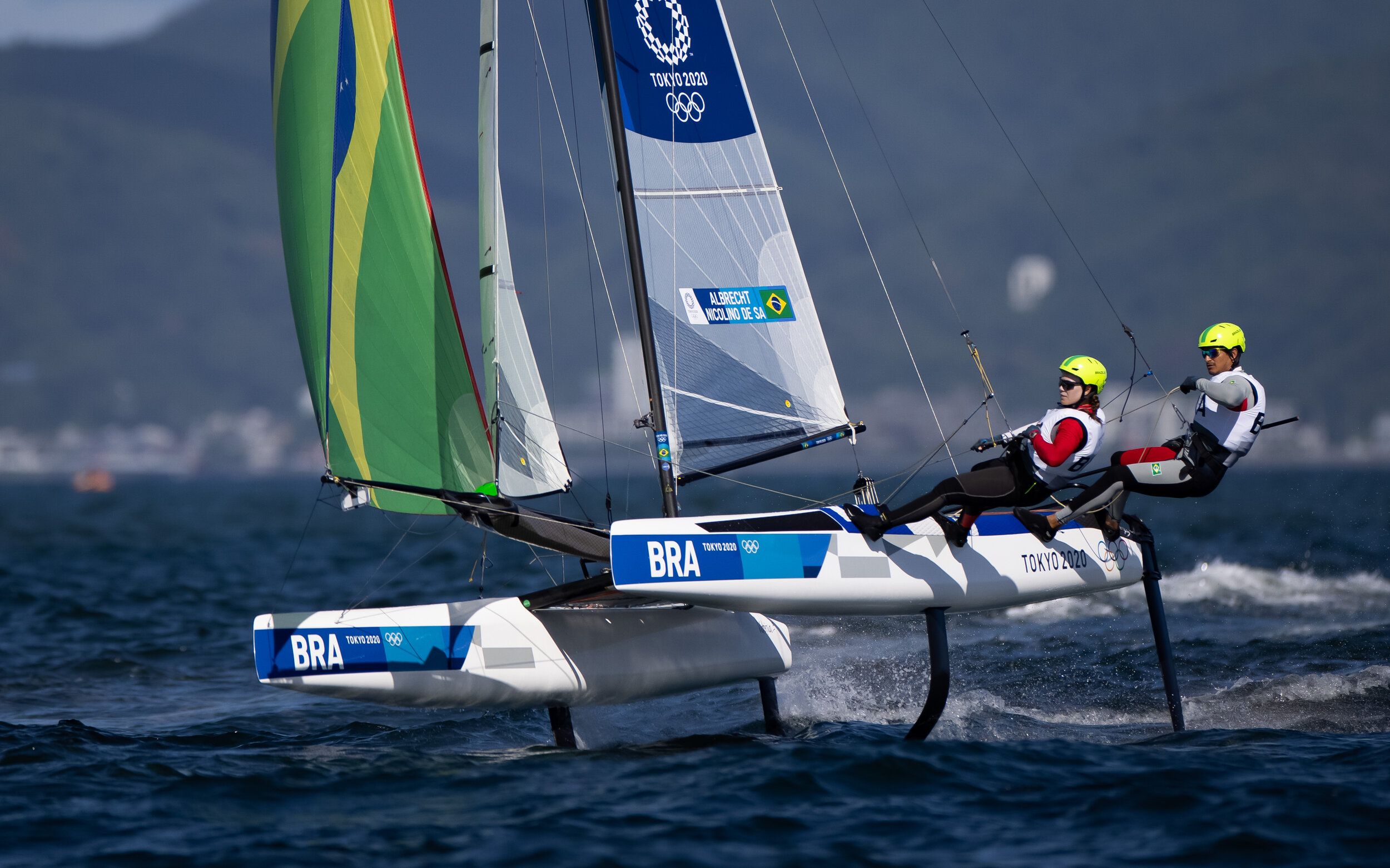 Gabriela Nicolino e Samuel Albrecht, 10º lugar na classe Nacra 17