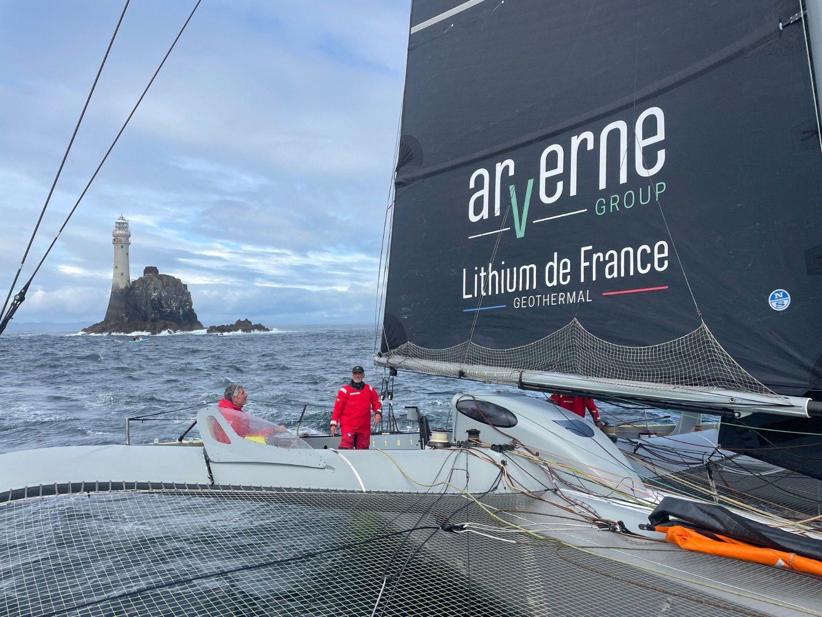 Erik Maris e a lenda da vela oceânica Loïck Peyron, a bordo do trimarã Zoulou