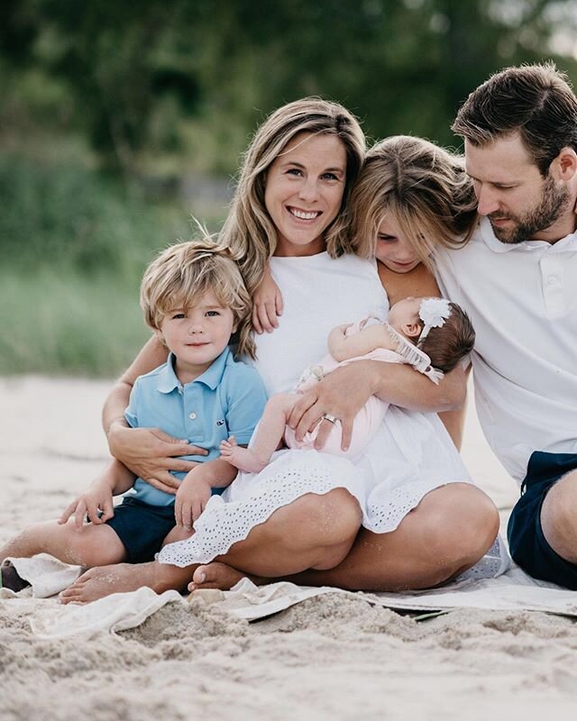 This session was basically perfect: the sun was out, the family was gorgeous, and my mask only caused minimal fogging in my viewfinder.