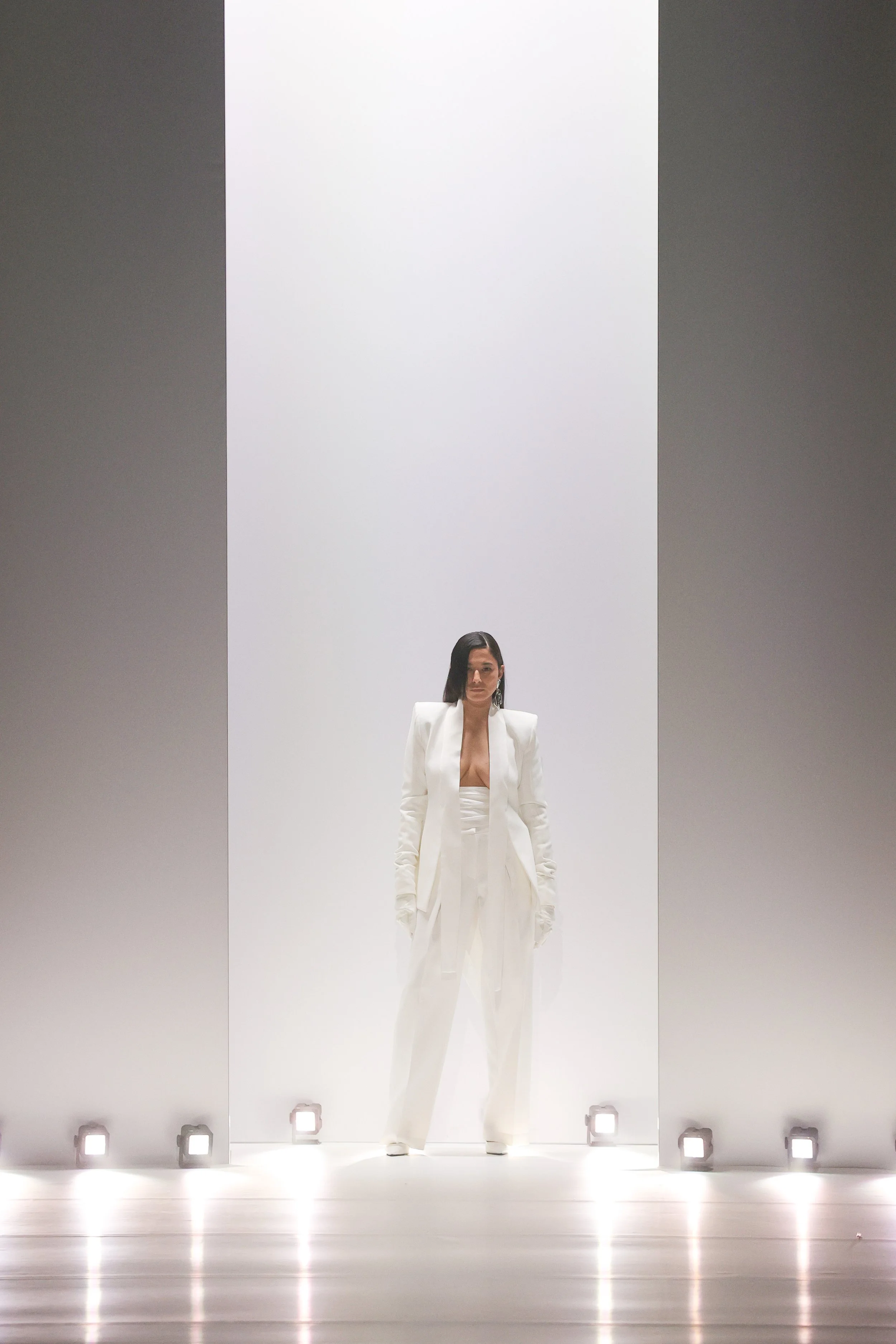  Jessica Gomes walks the runway during the MARIAM SEDDIQ show at Australian Fashion Week 2026 at the Museum of Contemporary Art on May 13, 2026 in Sydney, Australia. (Photo by Jason McCawley/Getty Images) 