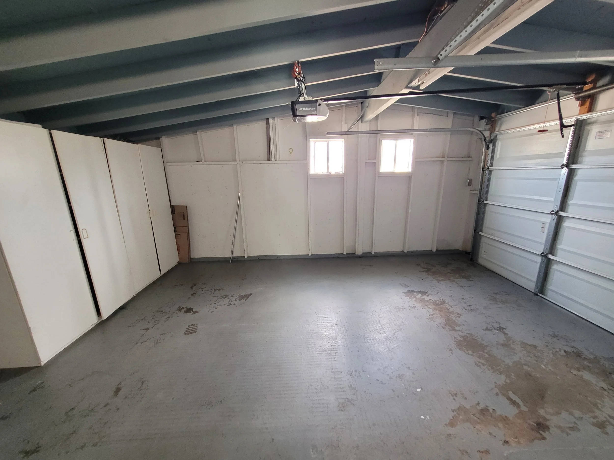 1209 Hemlock garage.jpg