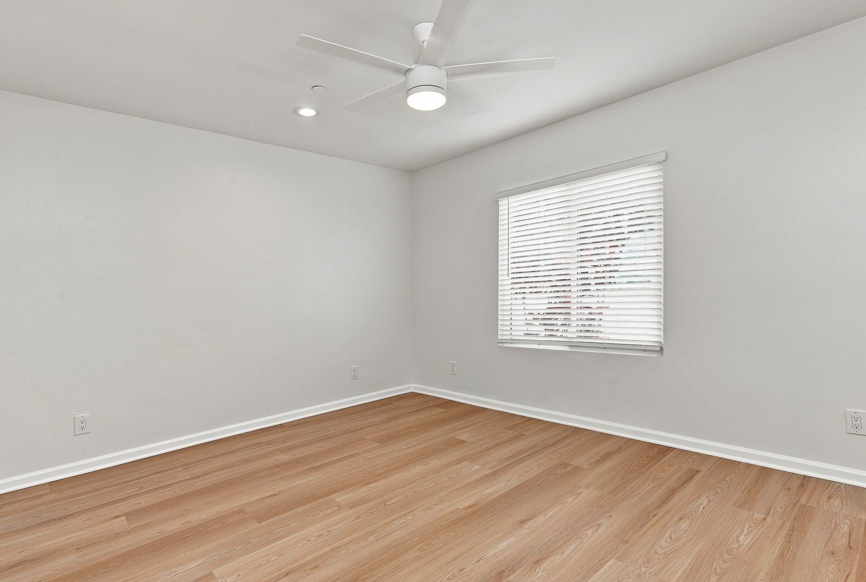 016_136_brightwood_ave_a_web_2.jpg