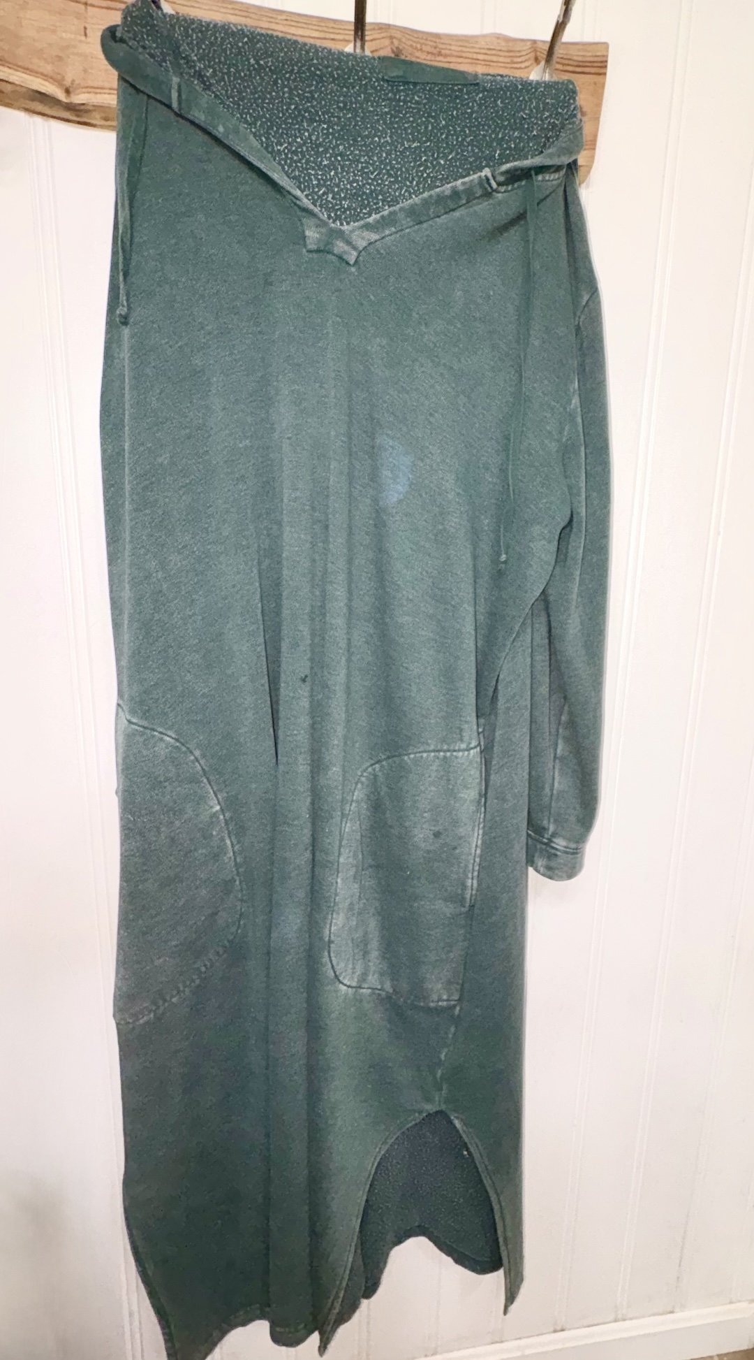 September 29: Hooded Lounger Swan Song