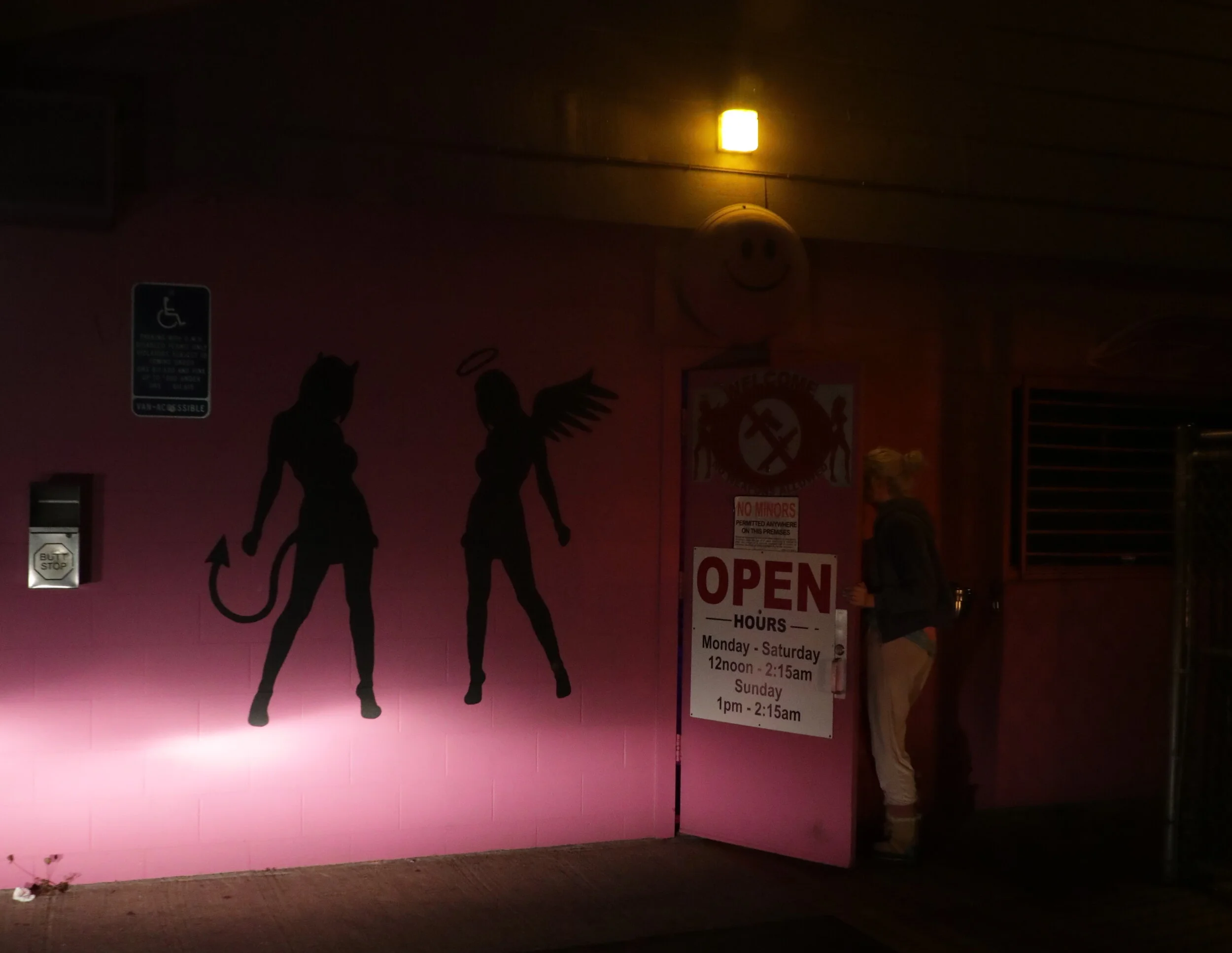  Dressed in a hoodie and sweats, Naomi enters the front door of Sweet Illusions Gentlemen’s club. Although she has tried out other clubs in the Springfield and Eugene area, Naomi says that the management and co-workers at Sweet Illusions are her favo