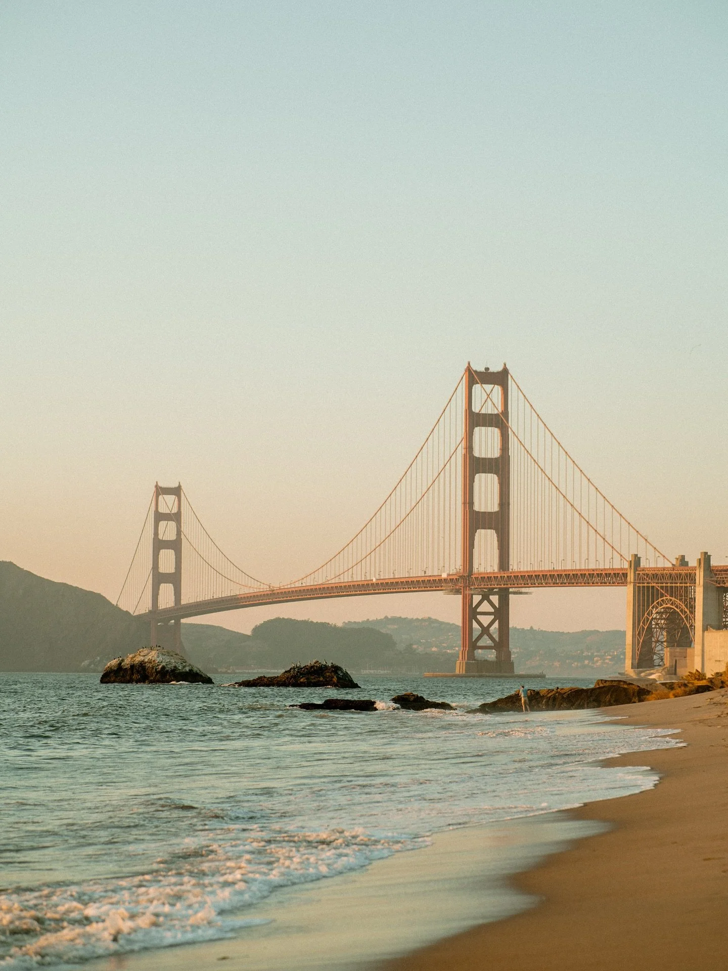 Postcards from San Francisco ❤️🌁🎞️

Edited with @sarowlypresets 

#sanfrancisco #sfbayarea #wildbayarea #california #californialove #sfphotographer #sfblogger #7x7bayarea #northbeach #goldengatebrige