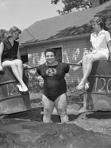 The #1 Favorite Bodyweight-Only Leg Drill of the Strongest Man in History