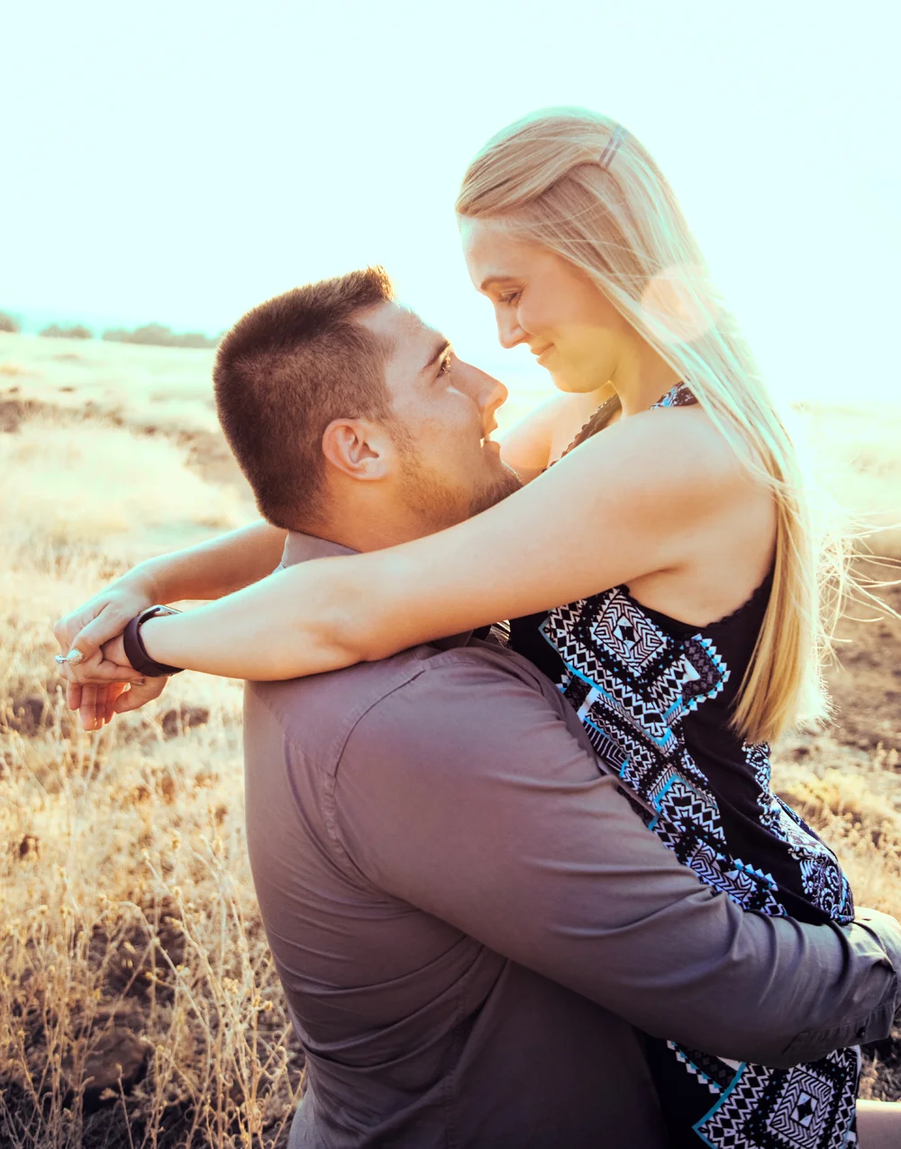 Couple-photoshoot-in-Chico-Upper-Bidwell-Park-12.jpg