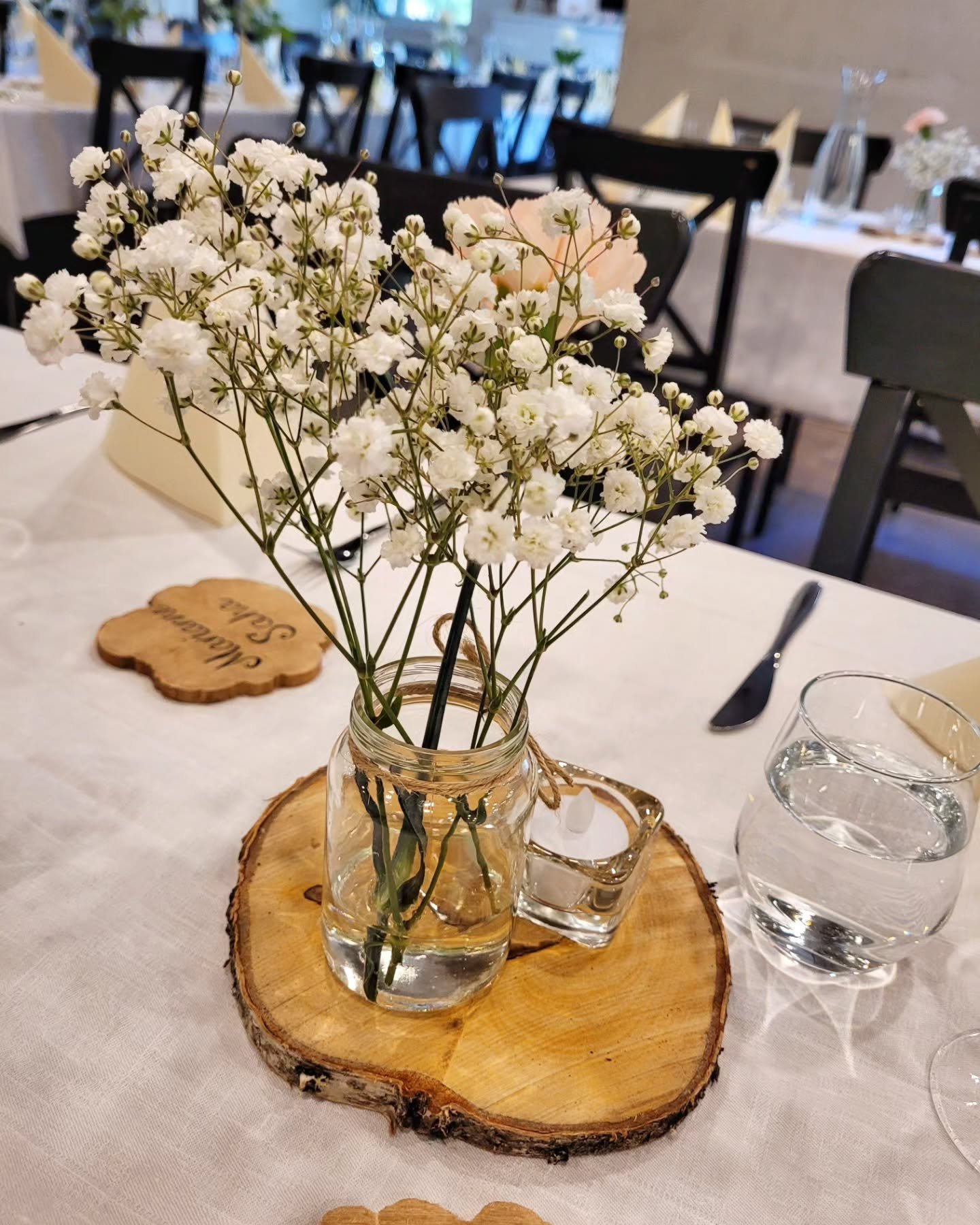 Lauantaina vietettiin sesongin ensimm&auml;ist&auml; h&auml;&auml;juhlaa rennoissa merkeiss&auml; 💞 

L&auml;mpim&auml;t onnittelut V &amp; O 💞 Kiitos, ett&auml; Kiviojan Helmi sai olla Teid&auml;n ikimuistoisen p&auml;iv&auml;nne juhlatilana ❤️

O